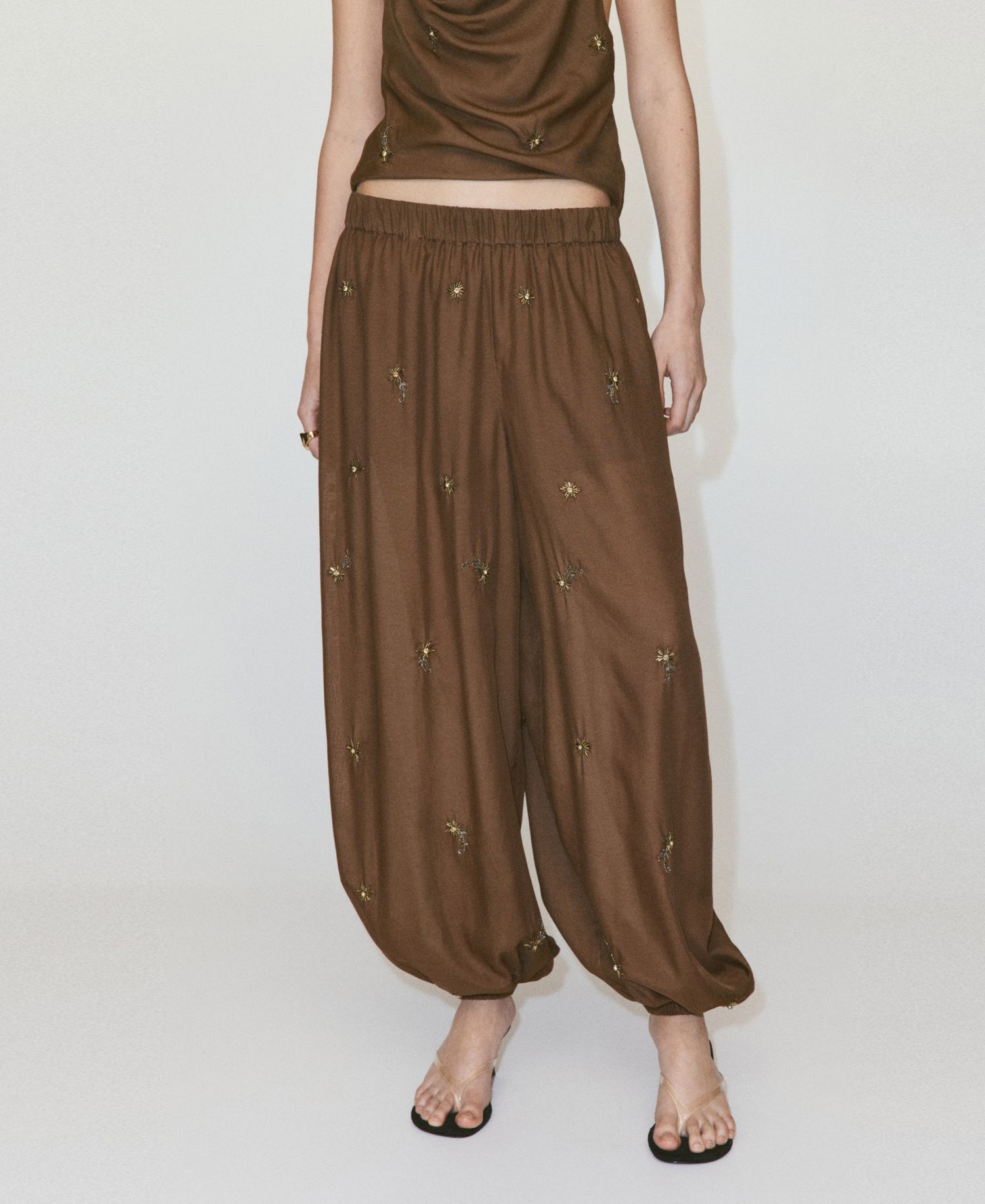 Women's Embroidered Appliques Balloon Pants