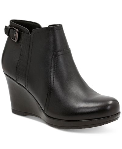 Clarks Collection Women's Camryn Rose Booties