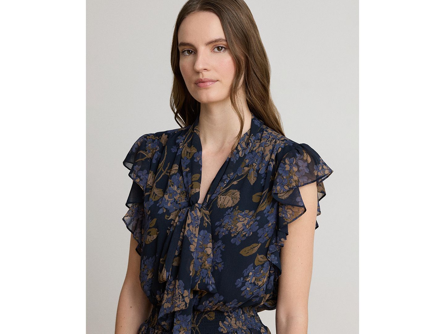 Женское платье Lauren Ralph Lauren Floral Crinkle Georgette Tie-Neck Midi, цвет: Тёмно-синий разноцветный — фото 4