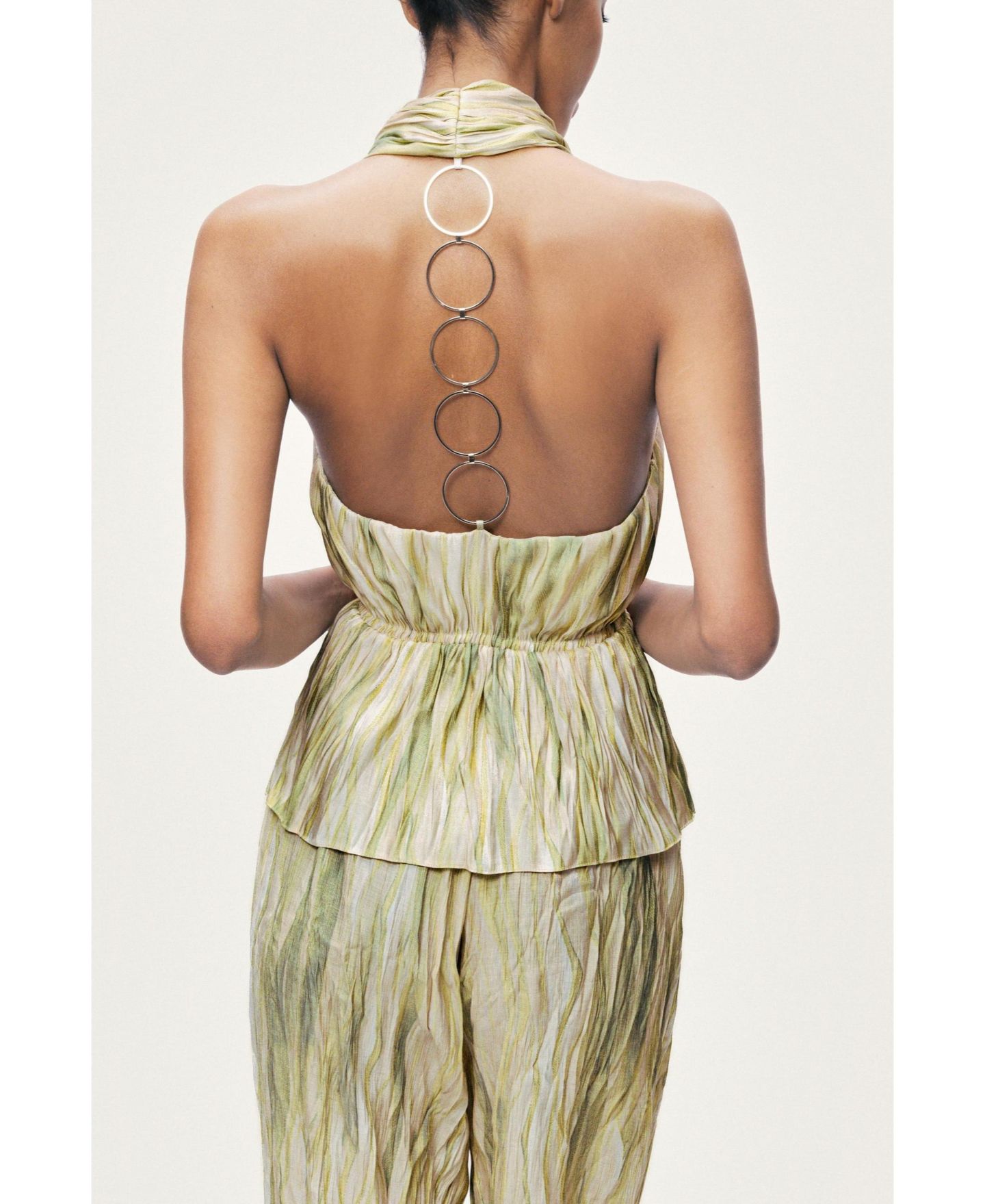 Женский топ NOCTURNE Halterneck Peplum with Ring Chain Back Detail, цвет: Разноцветный — фото 4