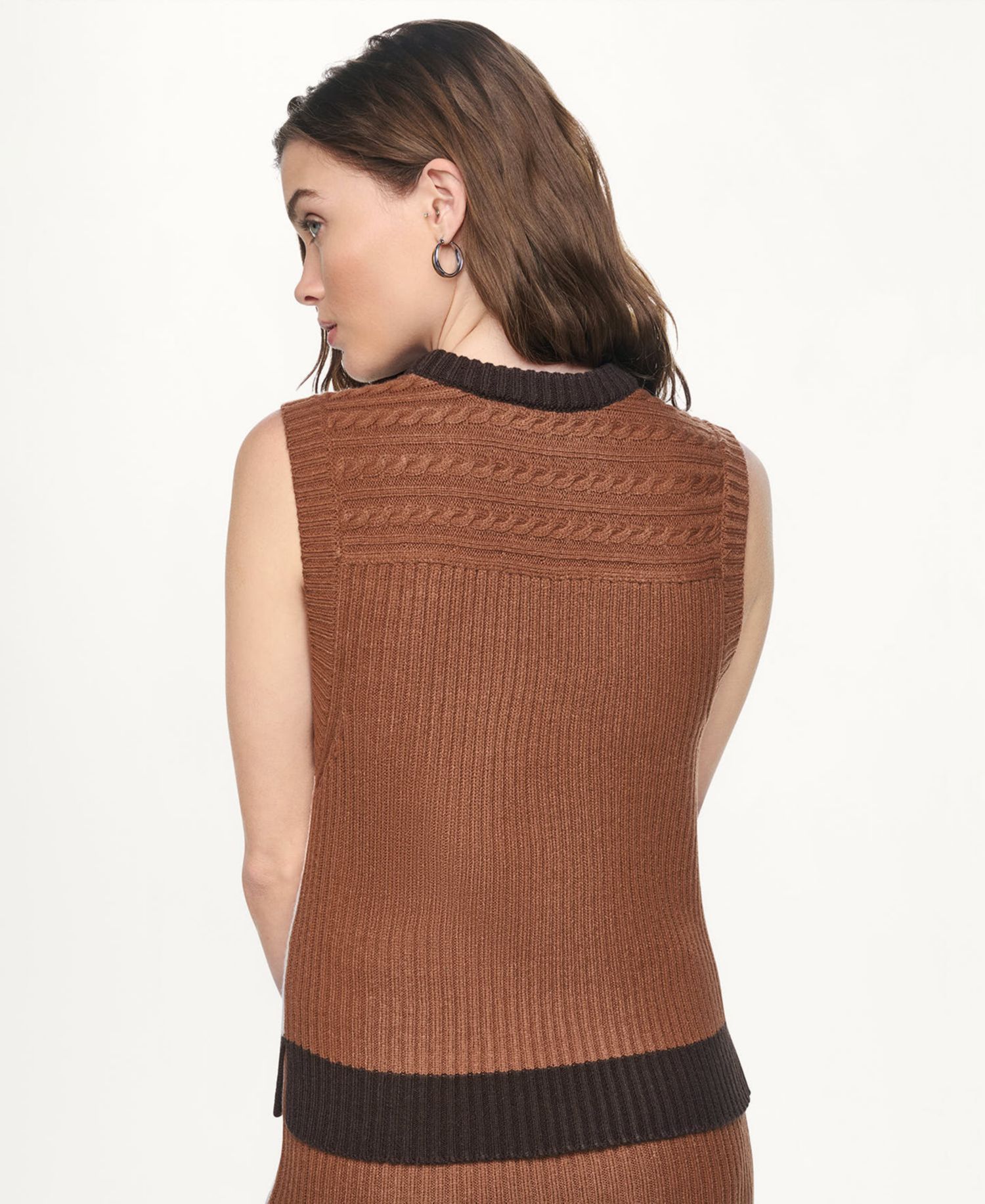 Women's Color Block Cable-Knit Crewneck Sweater