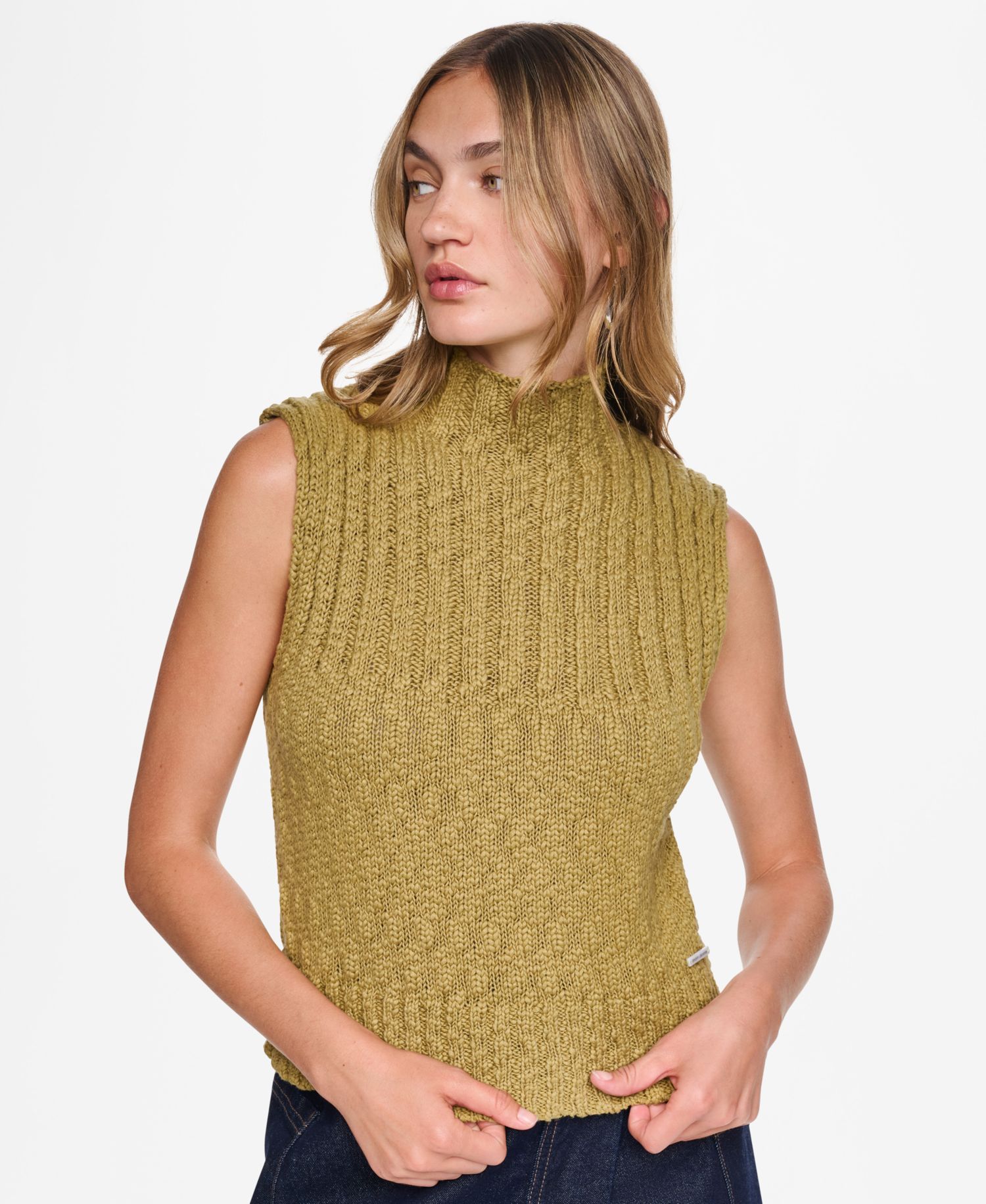 Women's Sleeveless Mock-Neck Cable-Knit Sweater