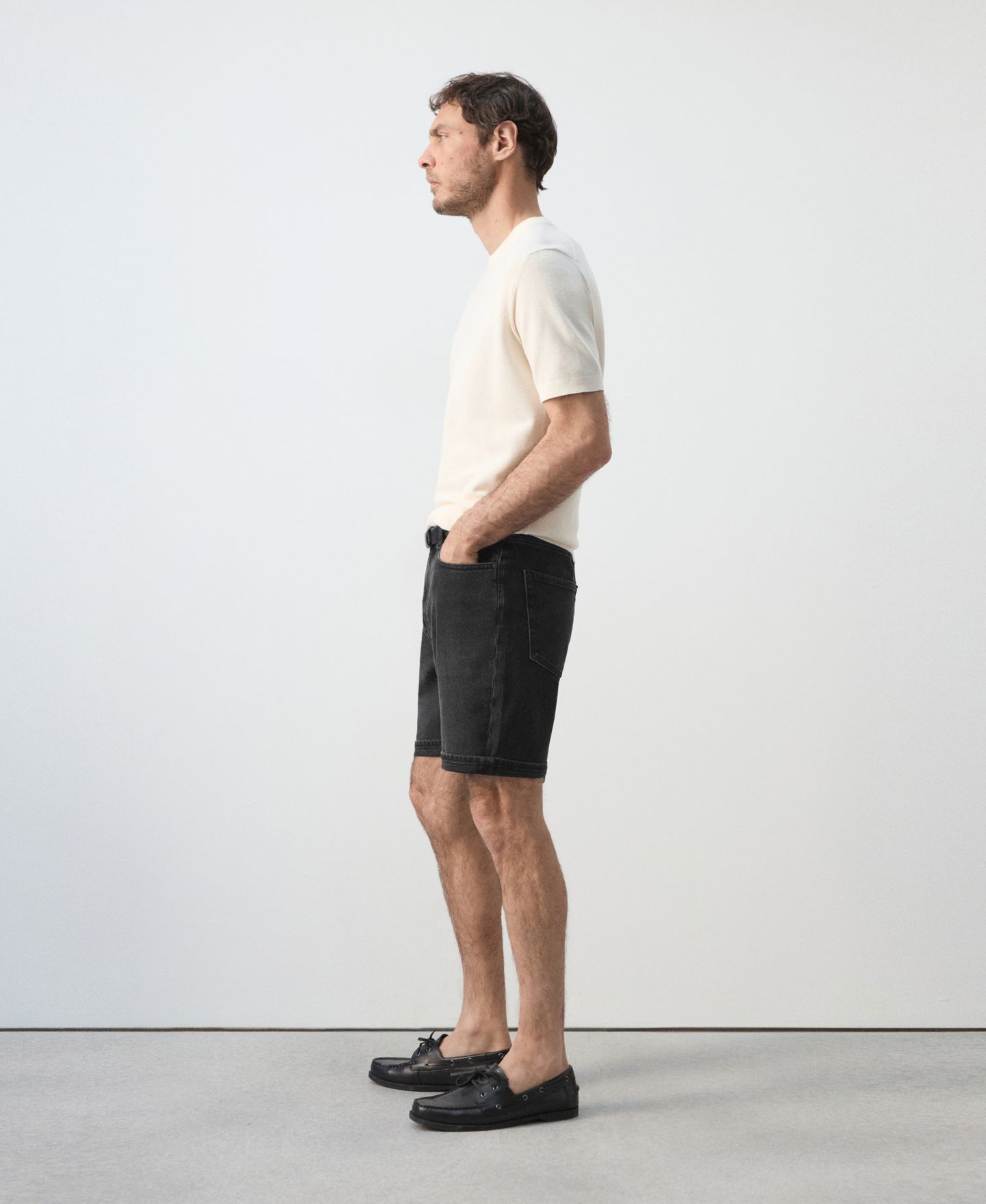 Мужские шорты MANGO Slim-Fit Cuffed 9.45" Bermuda, цвет: Чёрный джинсовый — фото 5