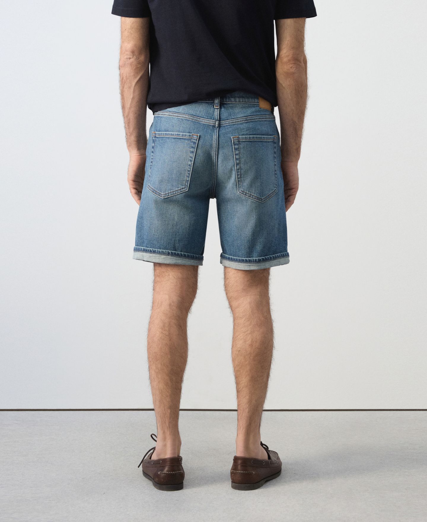 Мужские шорты MANGO Slim-Fit Denim 9.45" Bermuda, цвет: Средний синий — фото 7