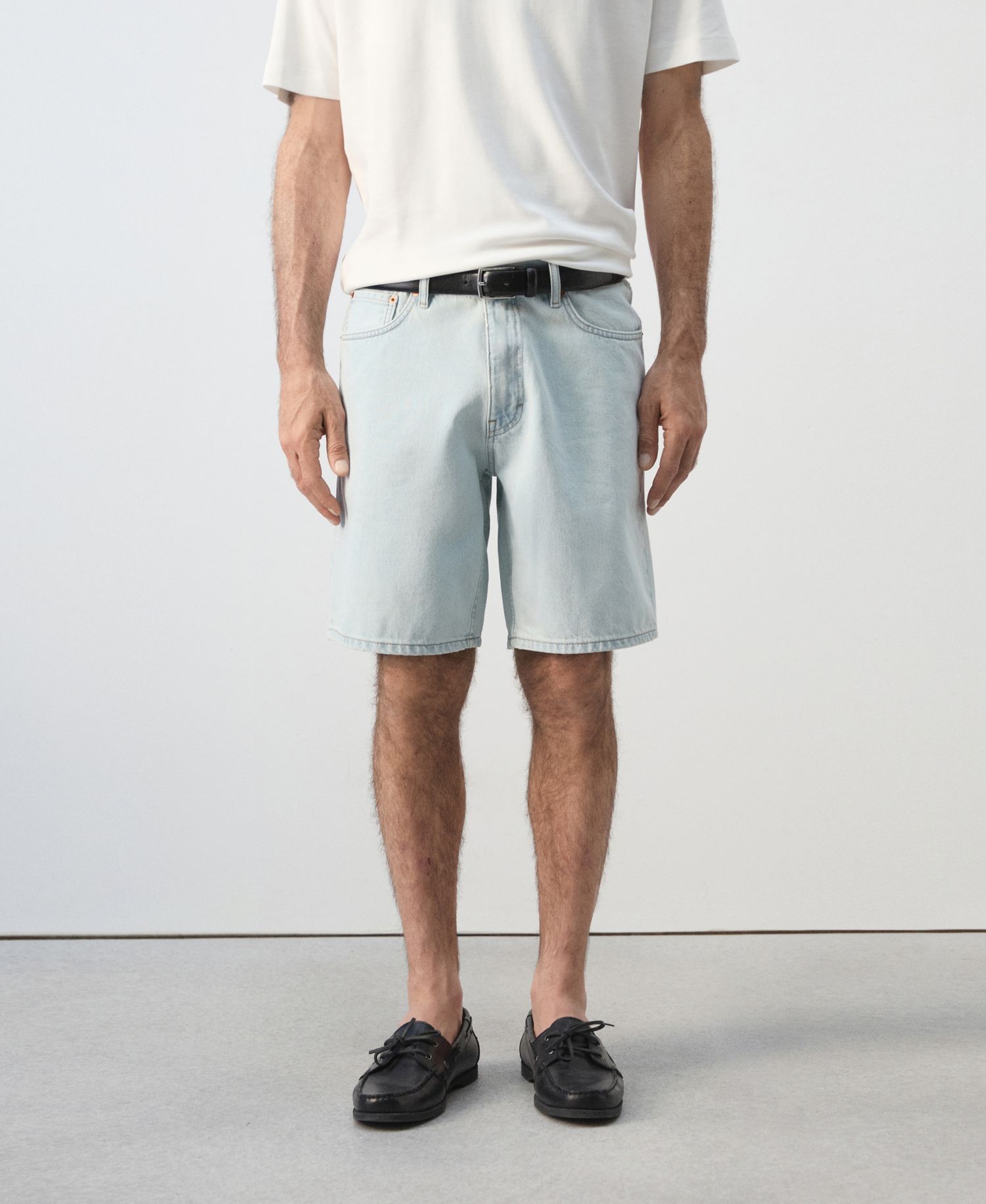 Men's Straight-Fit Denim 8.86" Bermuda Shorts