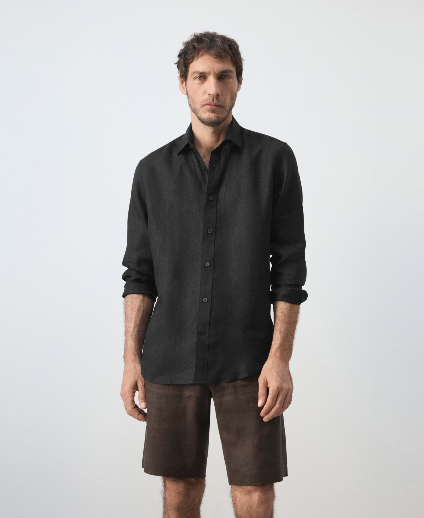 Мужская рубашка MANGO Regular-Fit Linen, цвет: Чёрный — фото 1