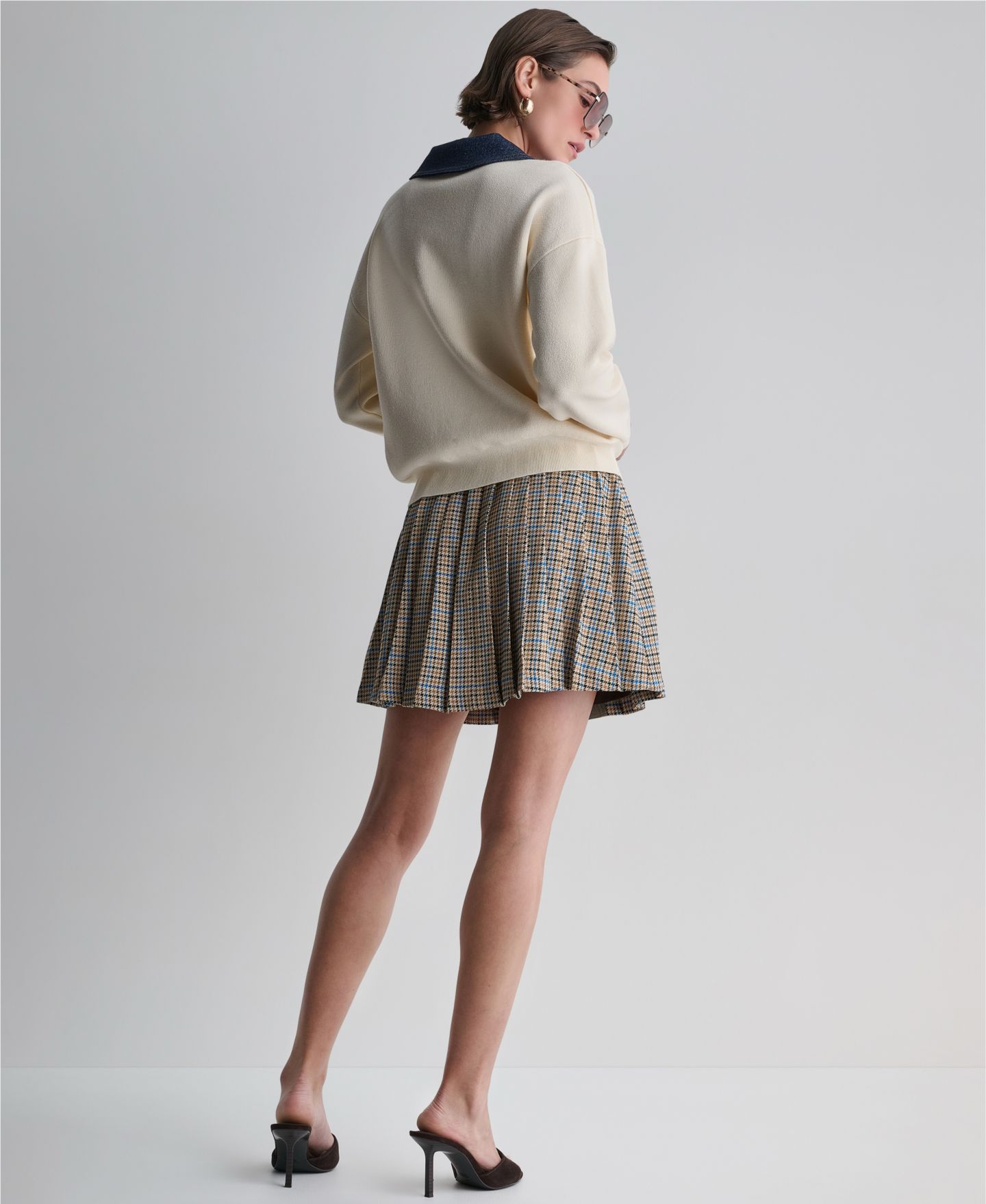 Женский свитер BCBG Denim Trim Oversized Collared V-Neck, цвет: Джинсовый — фото 7