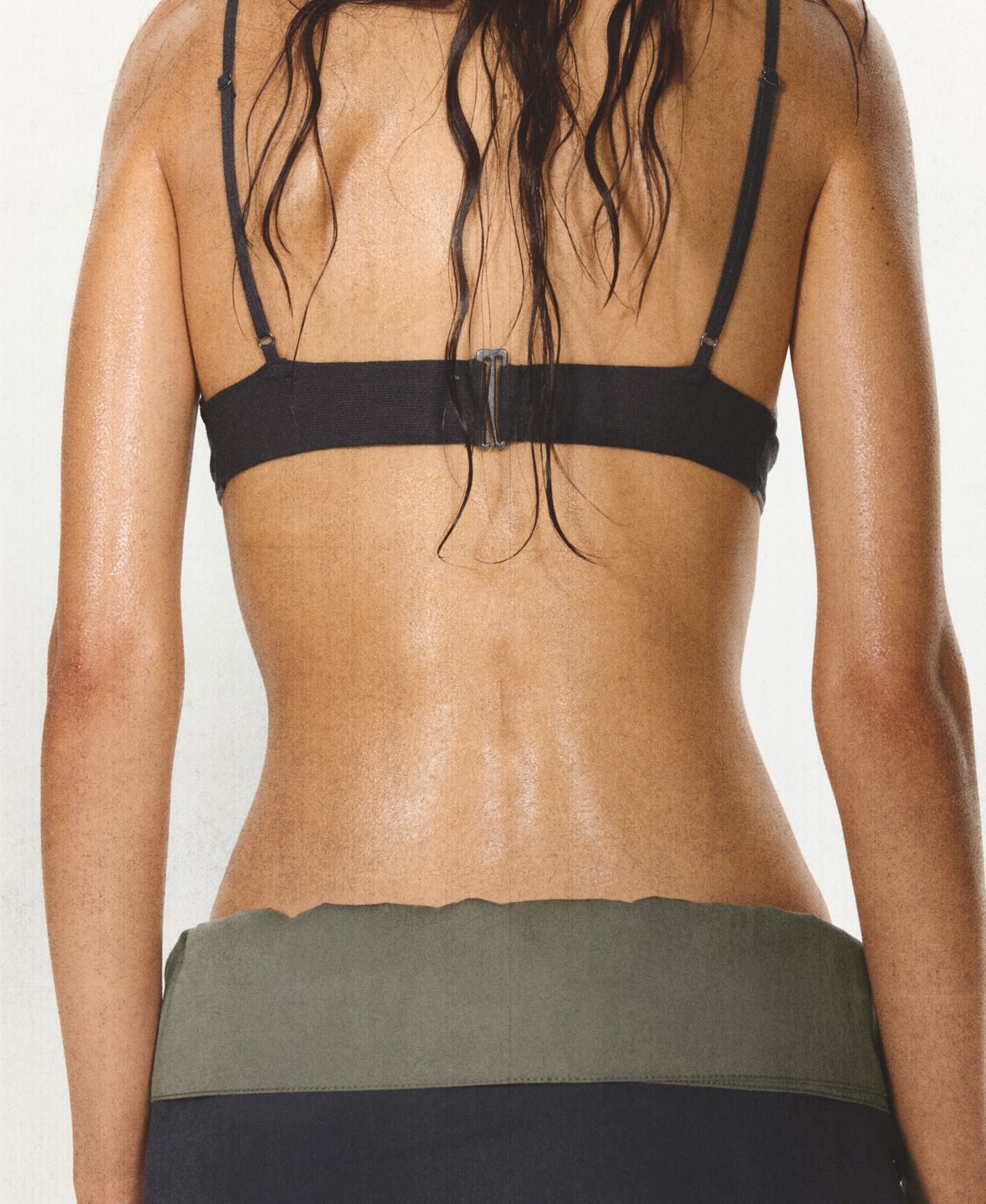 Женский топ Mango Sheer Crop V-Neck, цвет: Тёмный синий — фото 3