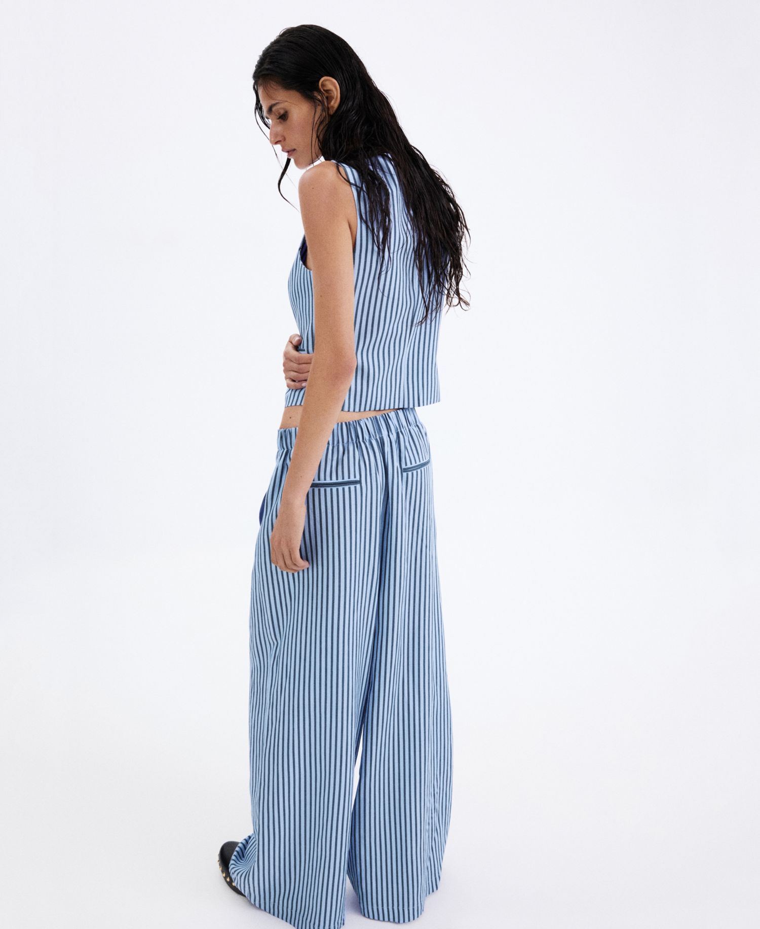 Women's Striped Flowy Wide-Leg Pleated Pants