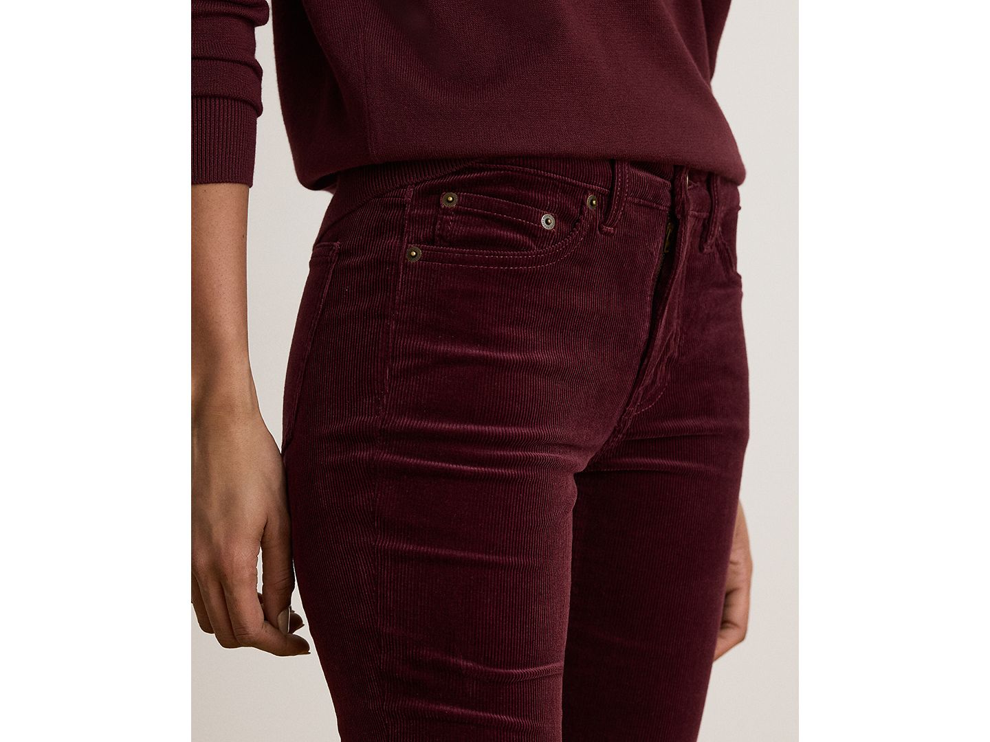 Женские брюки Lauren Ralph Lauren Petite Mid-Rise Slim-Straight Corduroy, цвет: Тёмный гранатовый — фото 4