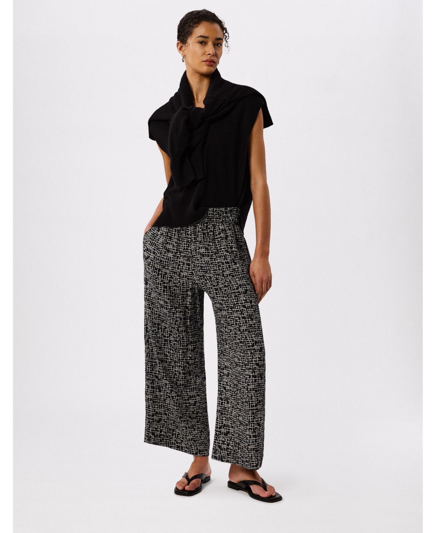 Women's Woven Grid Crop Wide-Leg Trouser
