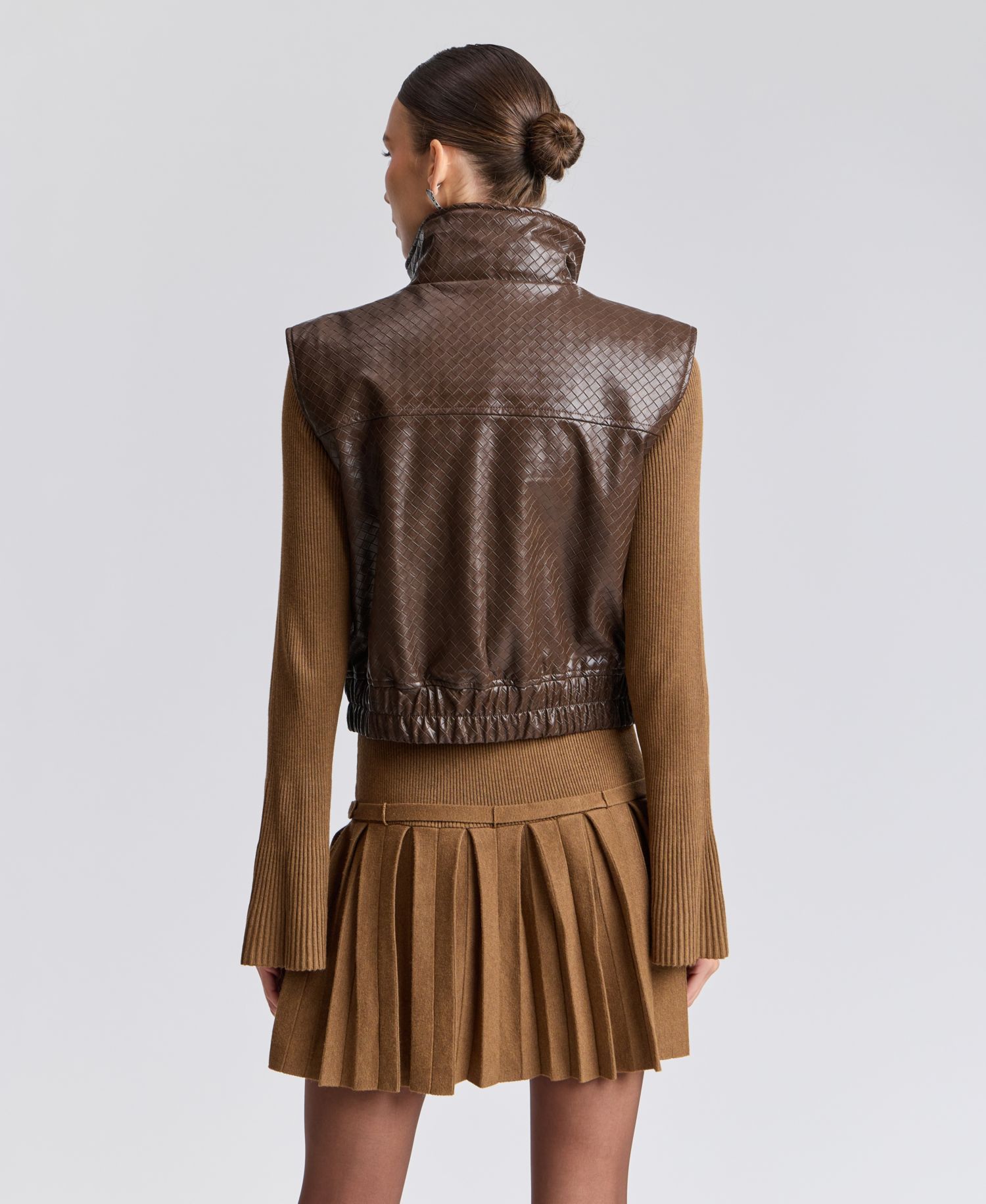 Women's Cropped Sleeveless Mock Neck Puffer Vest