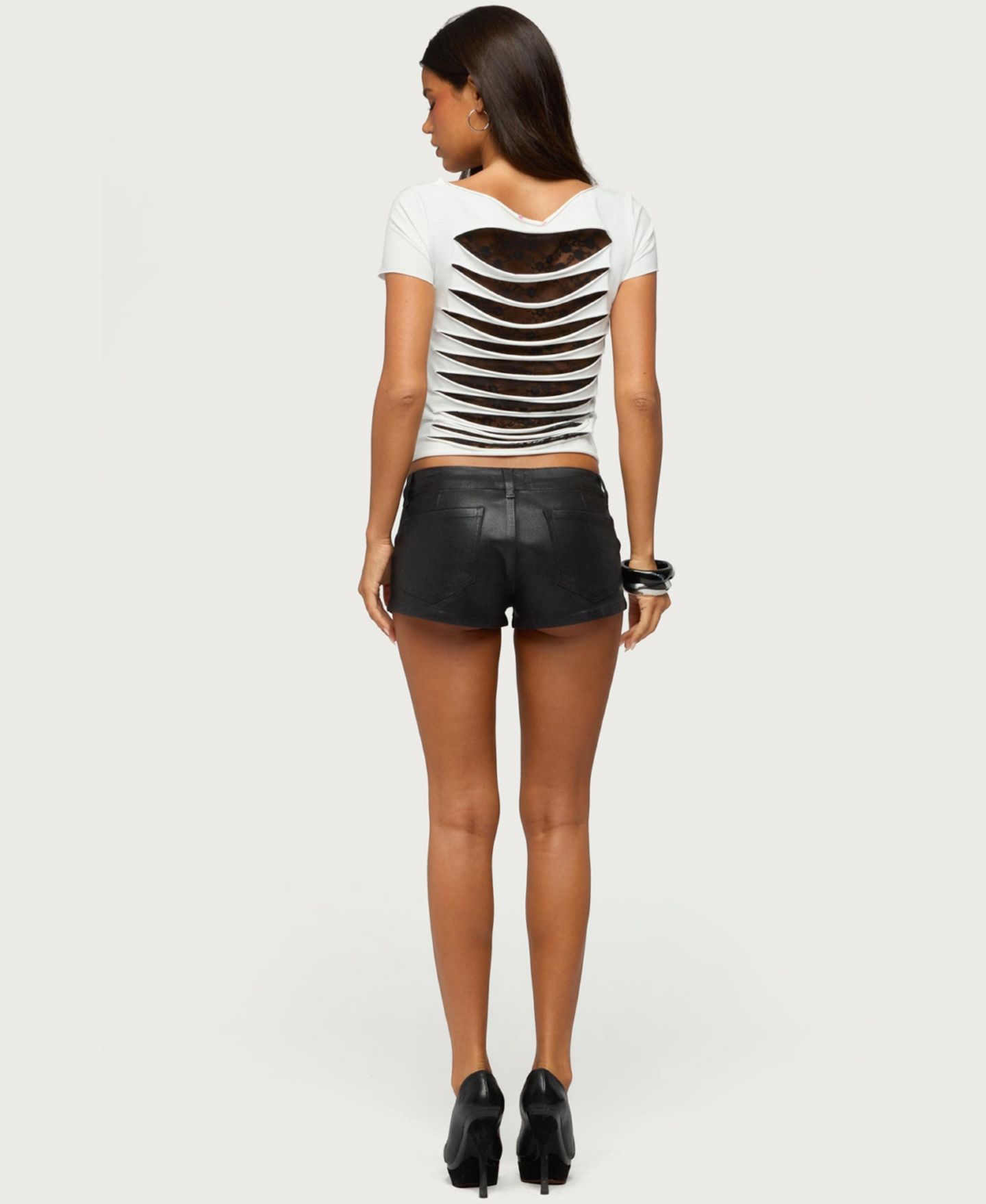 Женский топ Edikted Rea Shredded-Cutout Lace Boat Neck, цвет: Белый чёрный — фото 3