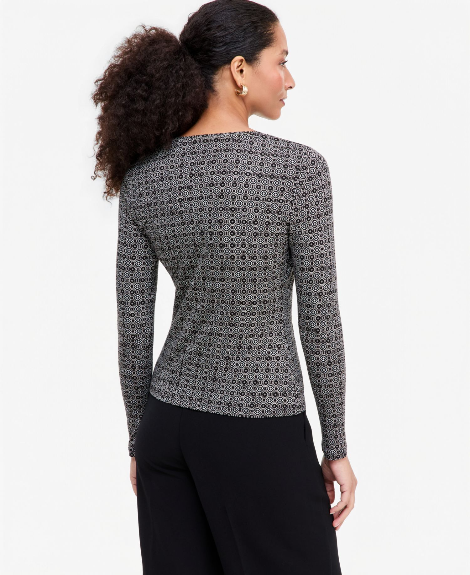Women's Geometric-Print Long-Sleeve Crewneck Top