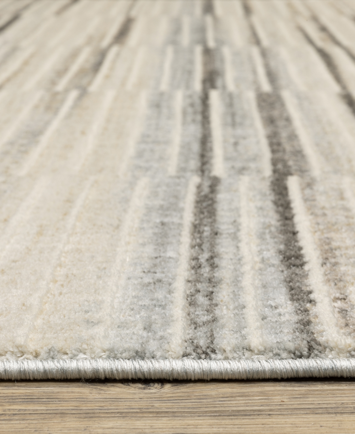 Oriental Weavers Oliver OLV05 7'10"x10'10" Area Rug