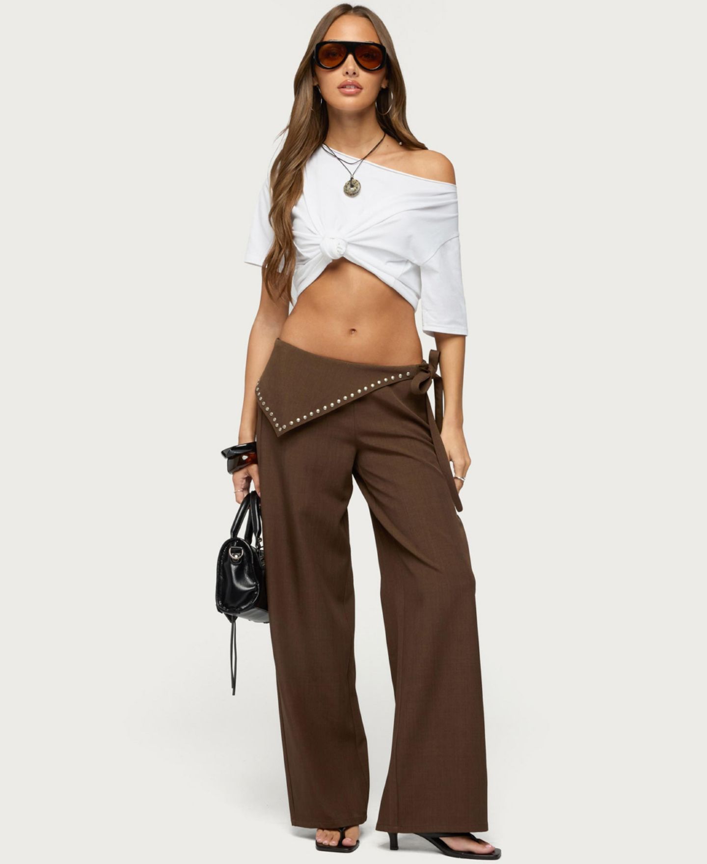 Женские брюки Edikted Avery Studded Foldover Straight Leg, цвет: Коричневый — фото 5
