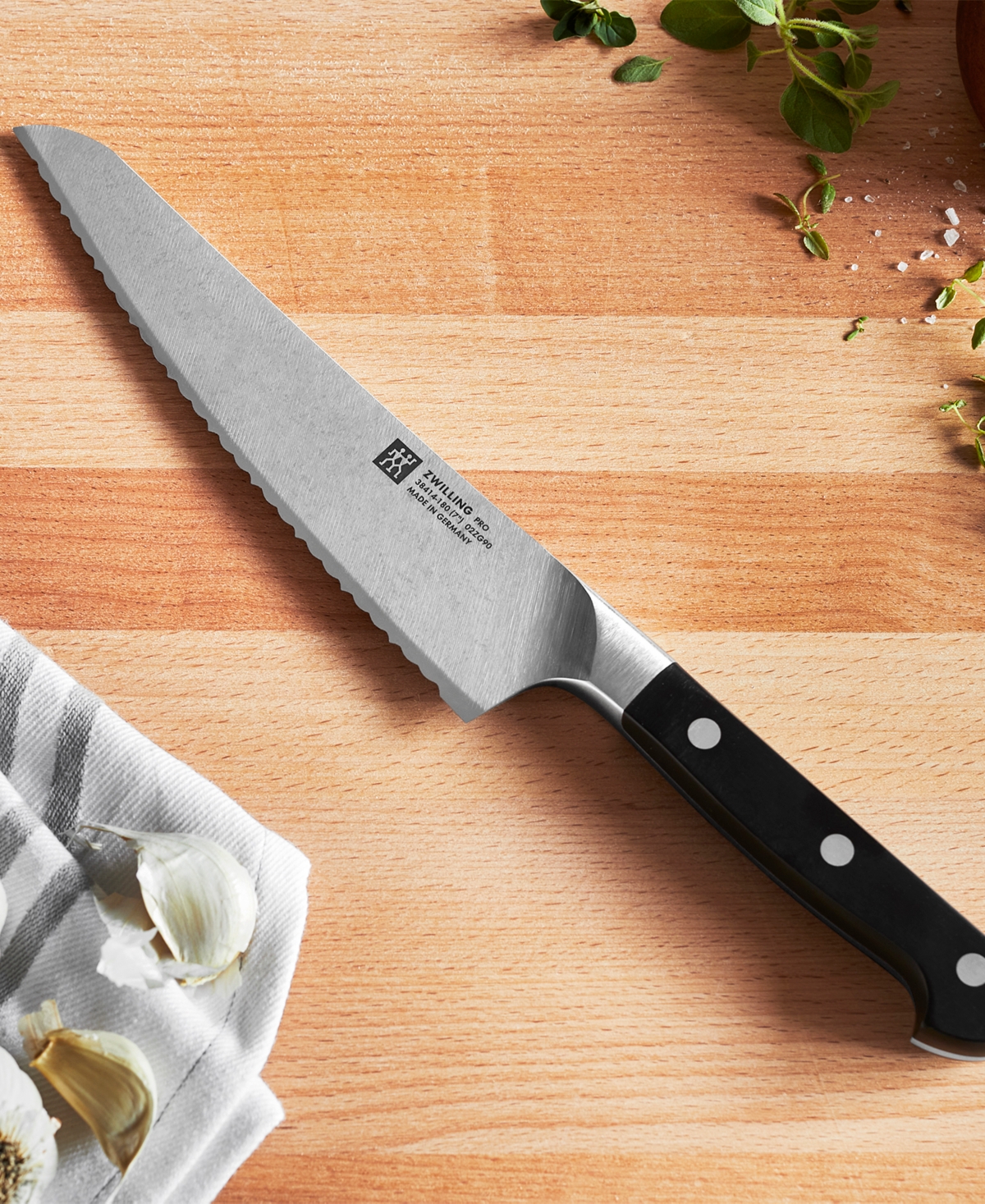 Zwilling Pro 7" Ultimate Bread and Deli Knife