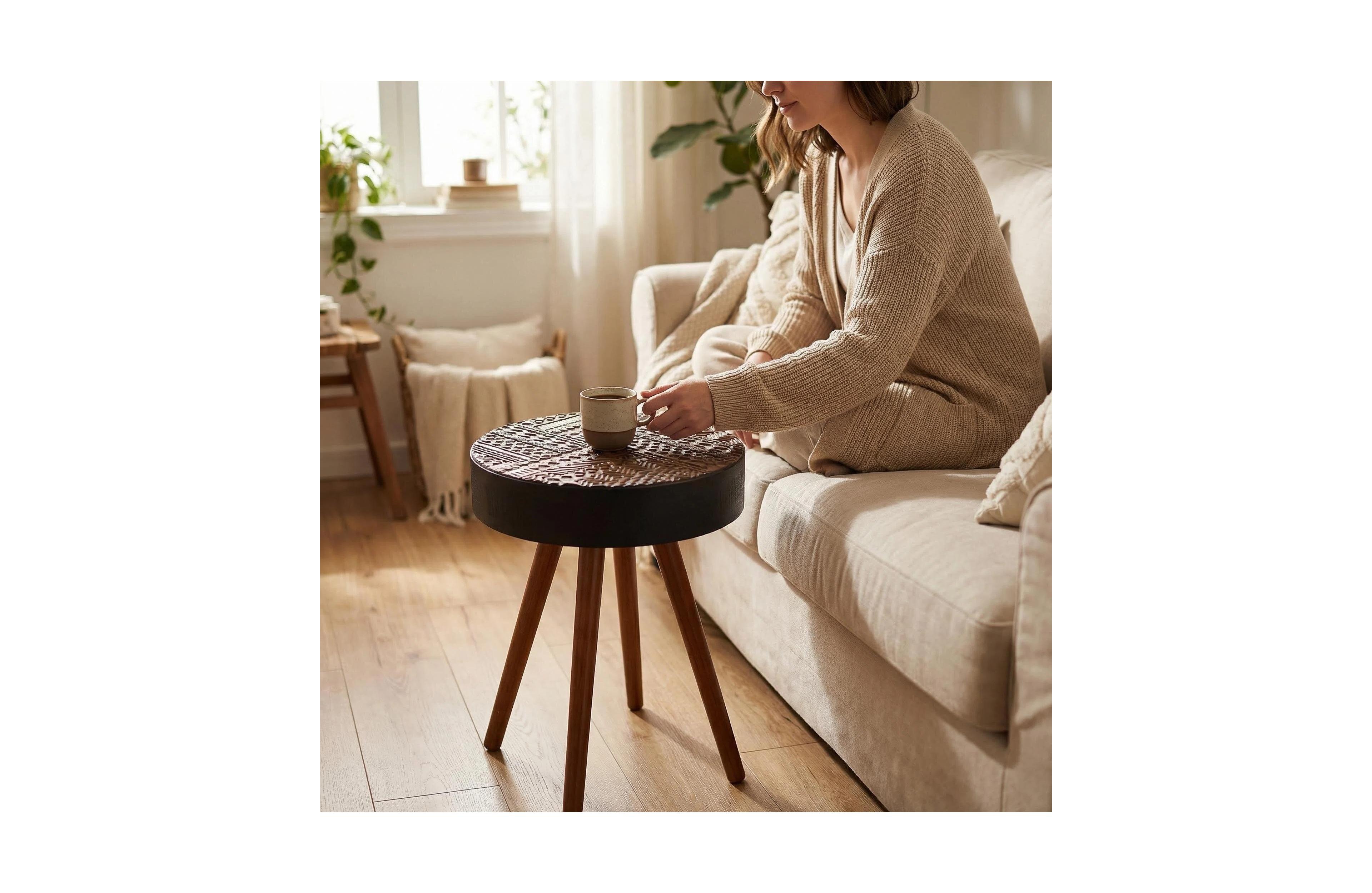 flynama 15.7" Mini Round Wooden Side Table