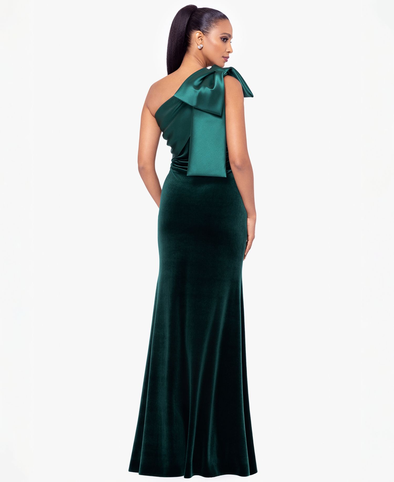 Women's One-Shoulder Velvet Gown with Bow at Shoulder