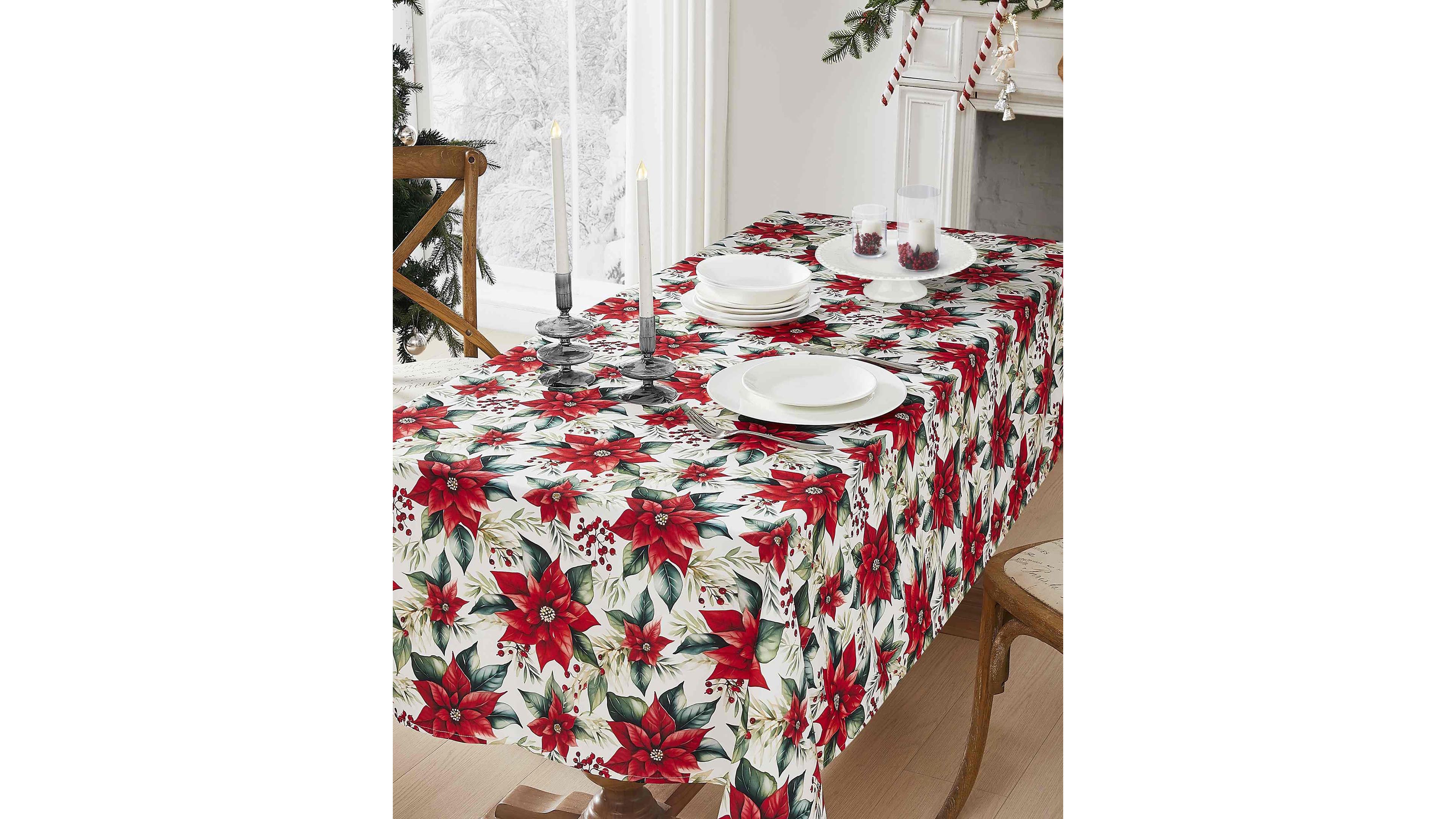 Avanti Poinsettia Rectangle Tablecloth, 52" x 70"