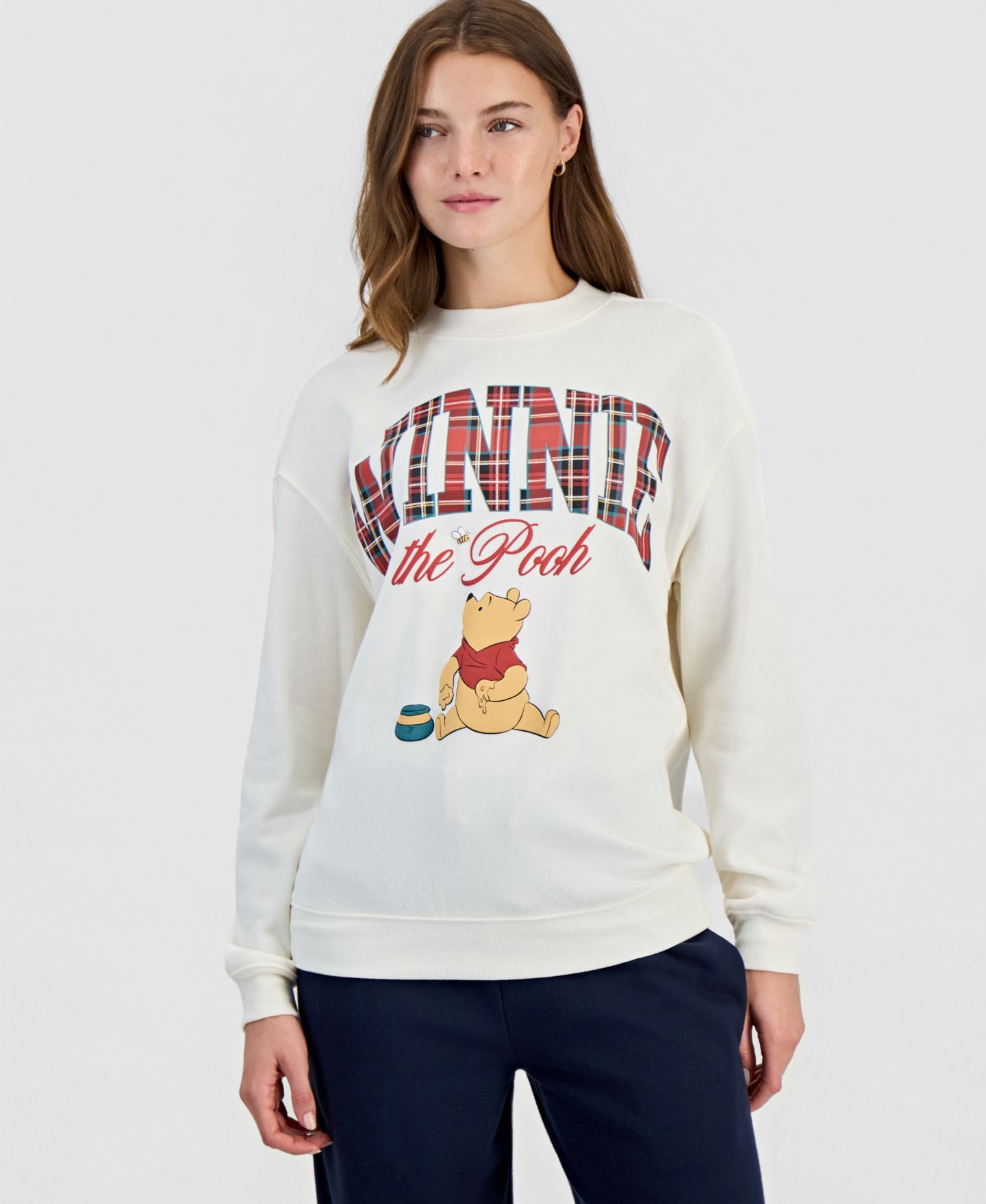 Женская толстовка Disney Winnie Mock Neck Graphic, цвет: Egret — фото 1