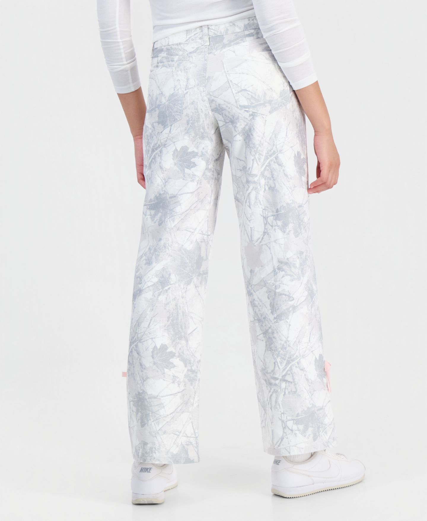 Женские джинсы Madden Girl Juniors' White Tree Camo High-Waisted Wide-Leg, цвет: Белый камуфляжный — фото 3