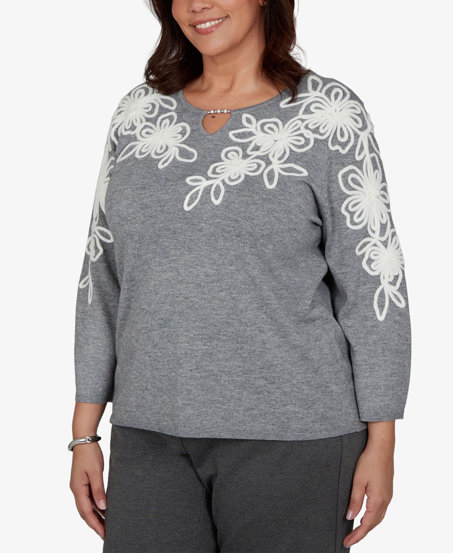 Plus Size 3/4-Sleeve Keyhole Neck Floral Embroidery Sweater