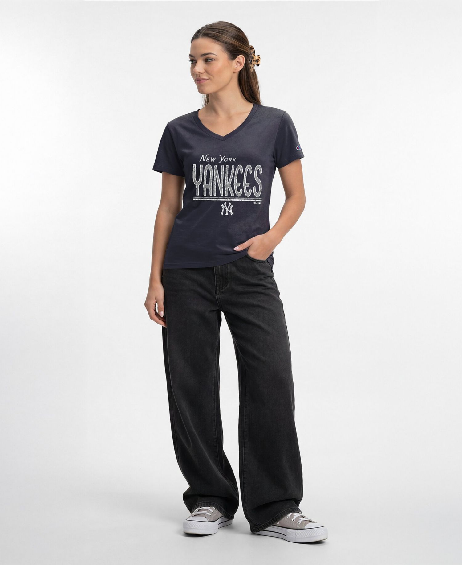 Women's New York Yankees Core V-Neck Classic Fit T-Shirt