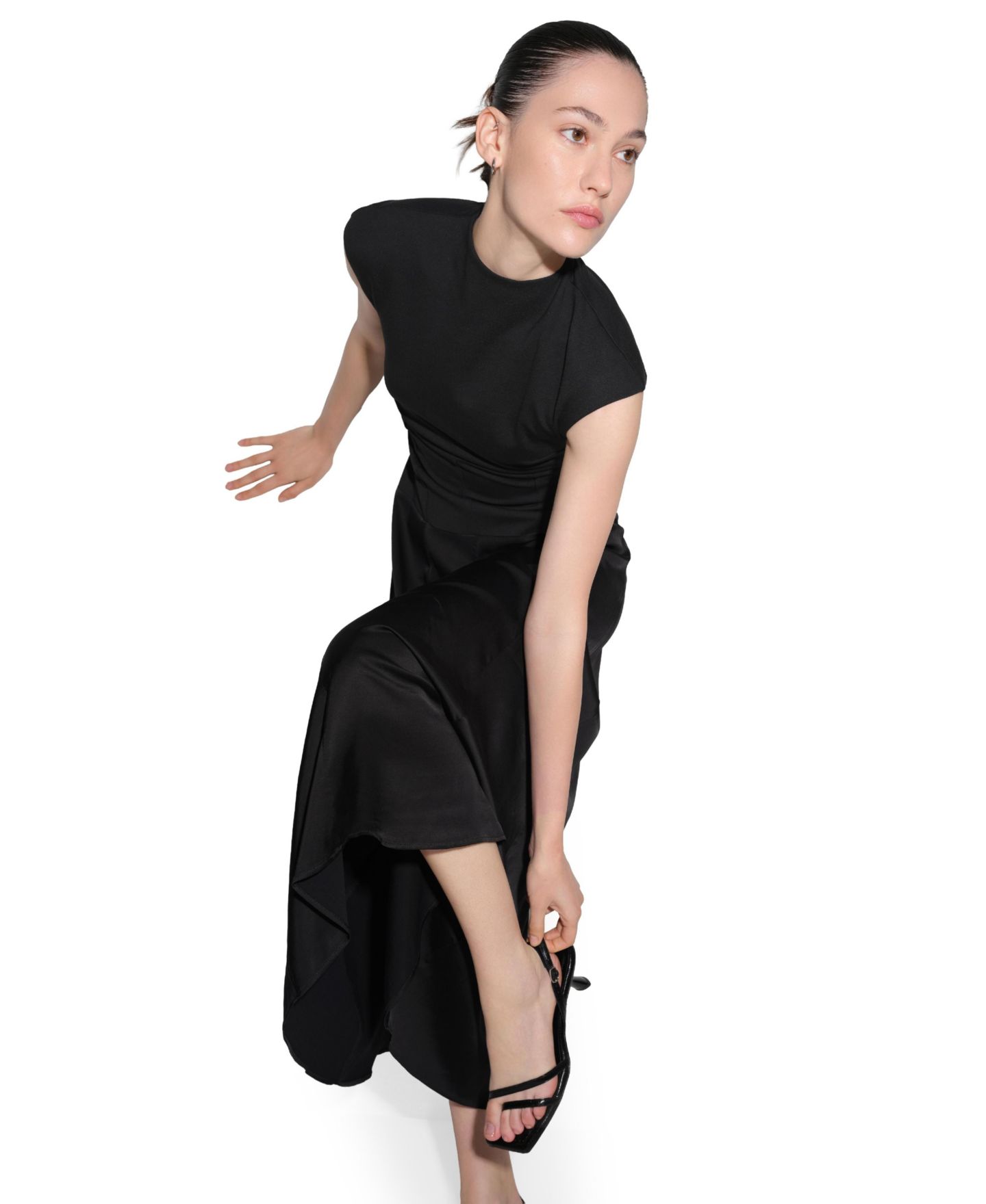 Женское платье Marcella Haru High-Neck Drop-Waist Maxi, цвет: Чёрный — фото 8