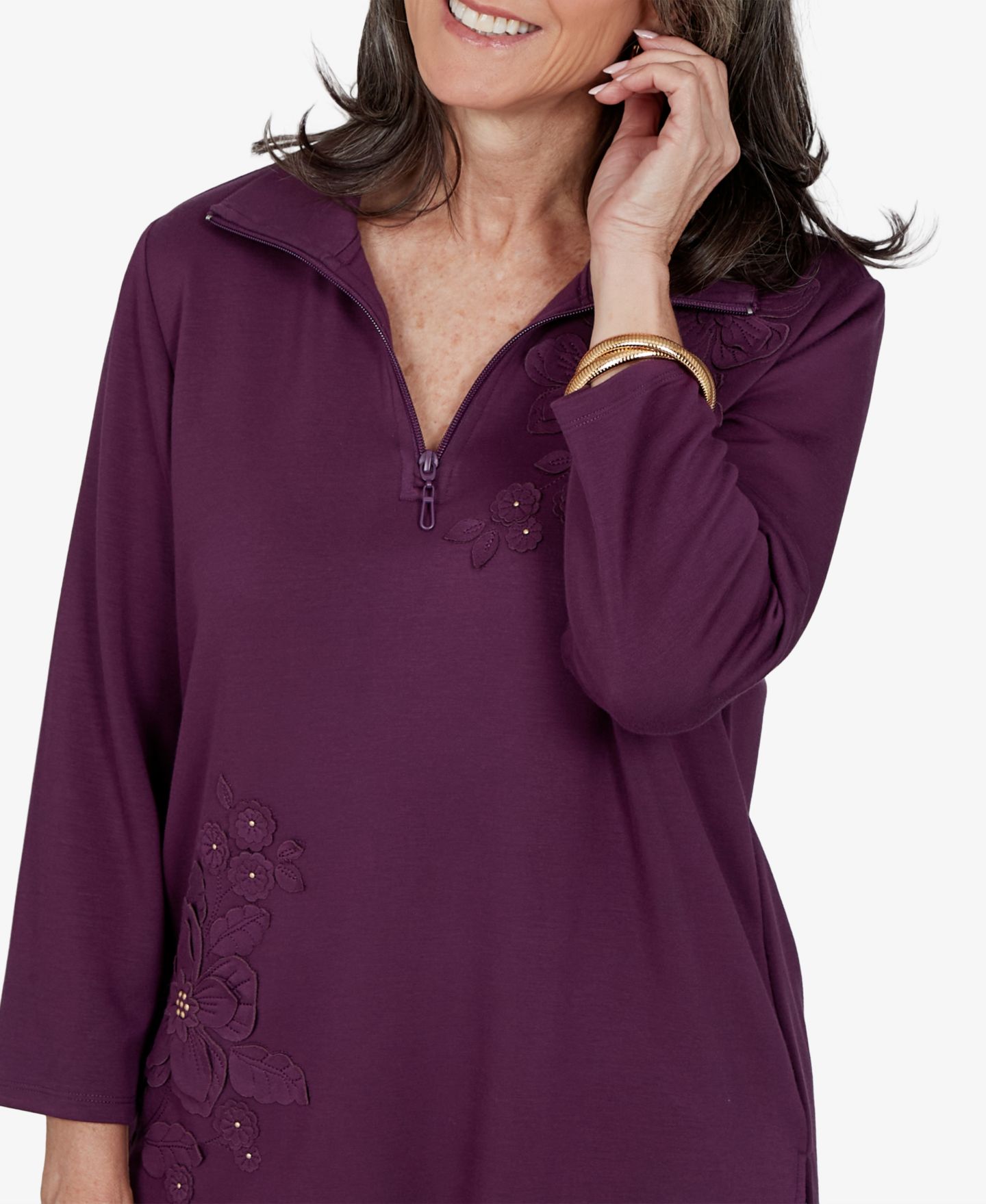 Женский топ Alfred Dunner Petite 3/4-Sleeve Floral-Applique Knit, цвет: Сливовый — фото 4