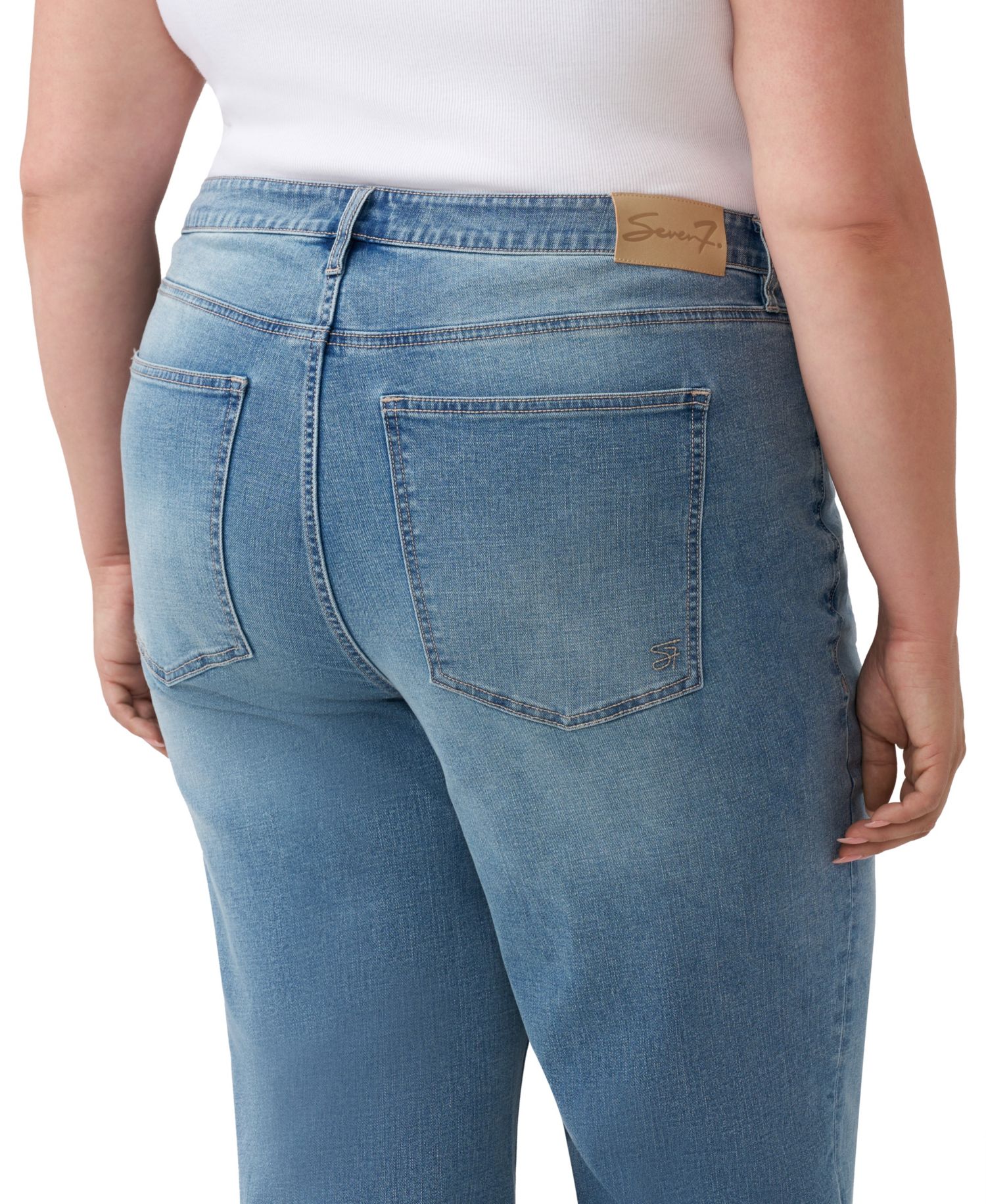 Plus Size High-Rise Wide-Leg Jeans