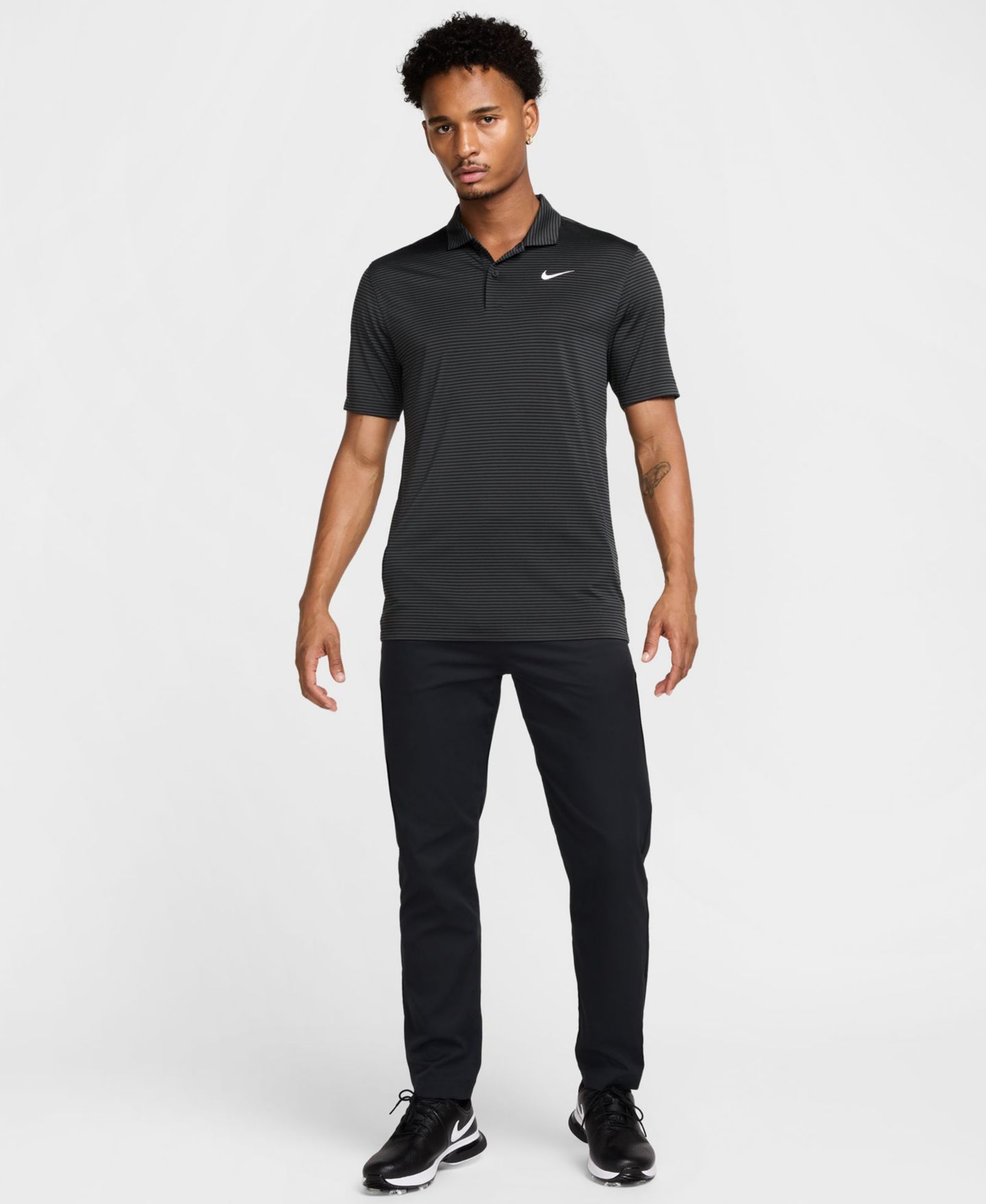 Мужское поло Nike Relaxed Fit Core Dri-FIT Short Sleeve Golf Polo Shirt, цвет: Антрацитовый / Чёрный — фото 2