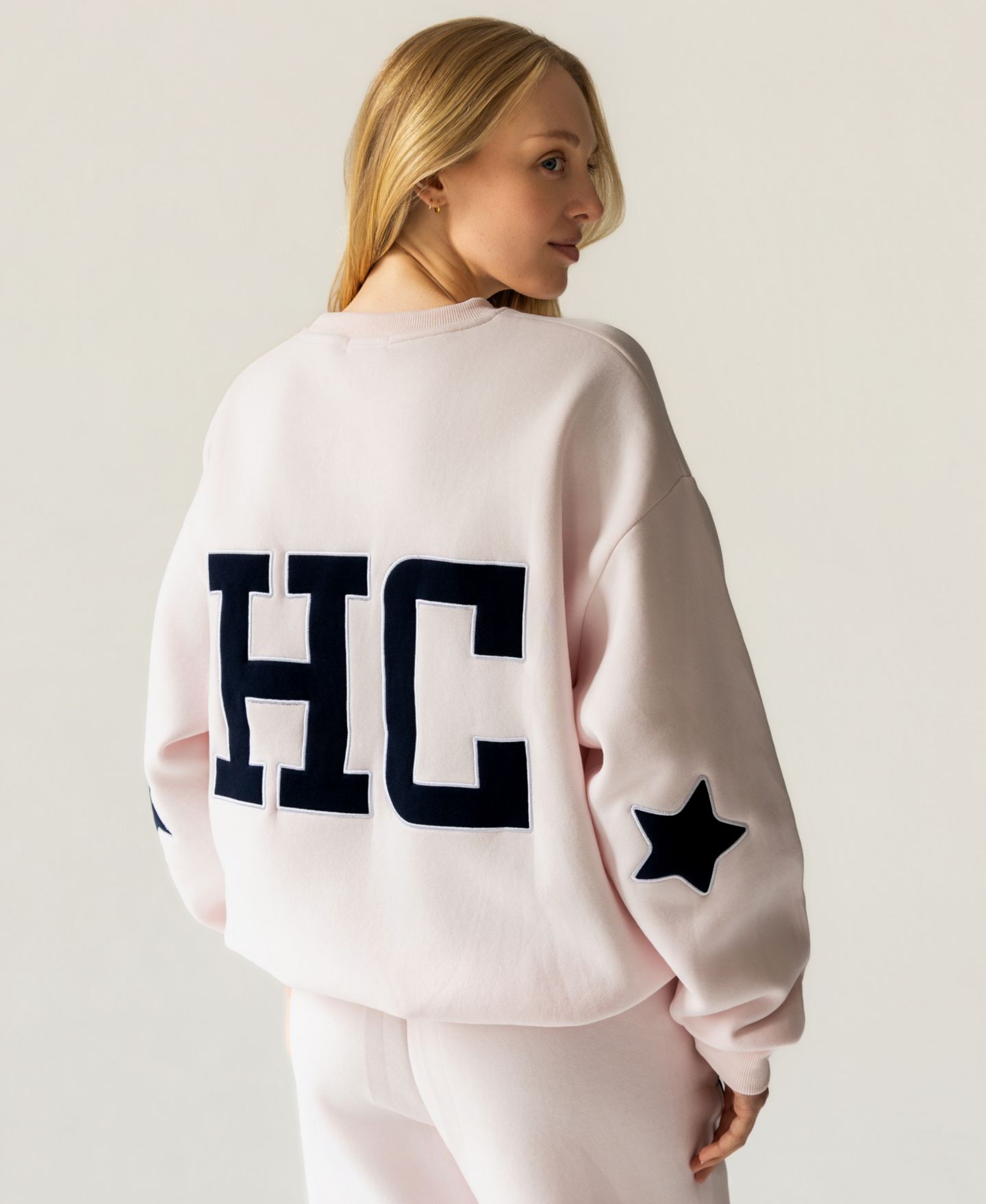 Женские толстовки The Happy Camp3r Crewneck, цвет: Пудровый розовый — фото 3