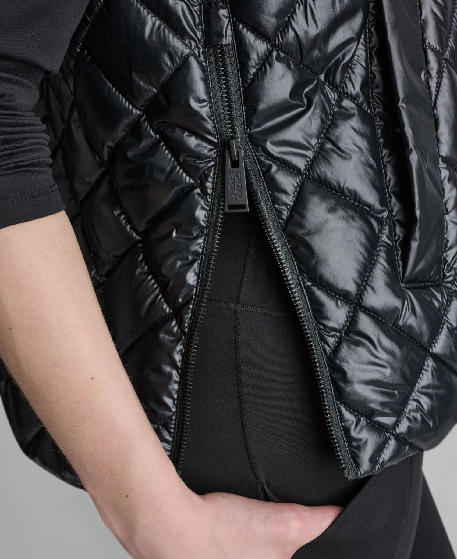 Women's Hooded Diamond Quilt Vest