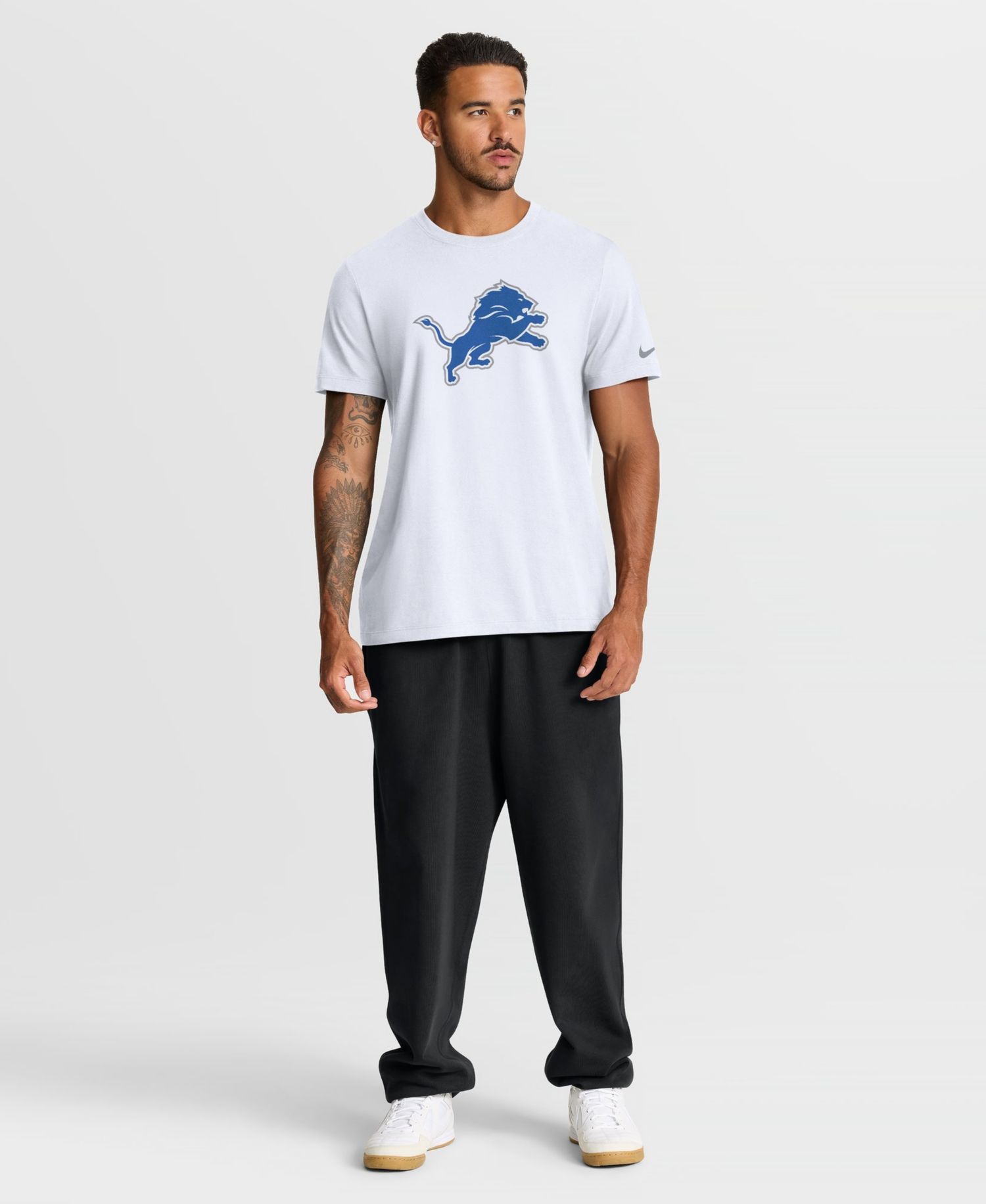 Men's Detroit Lions Logo Essential T-Shirt