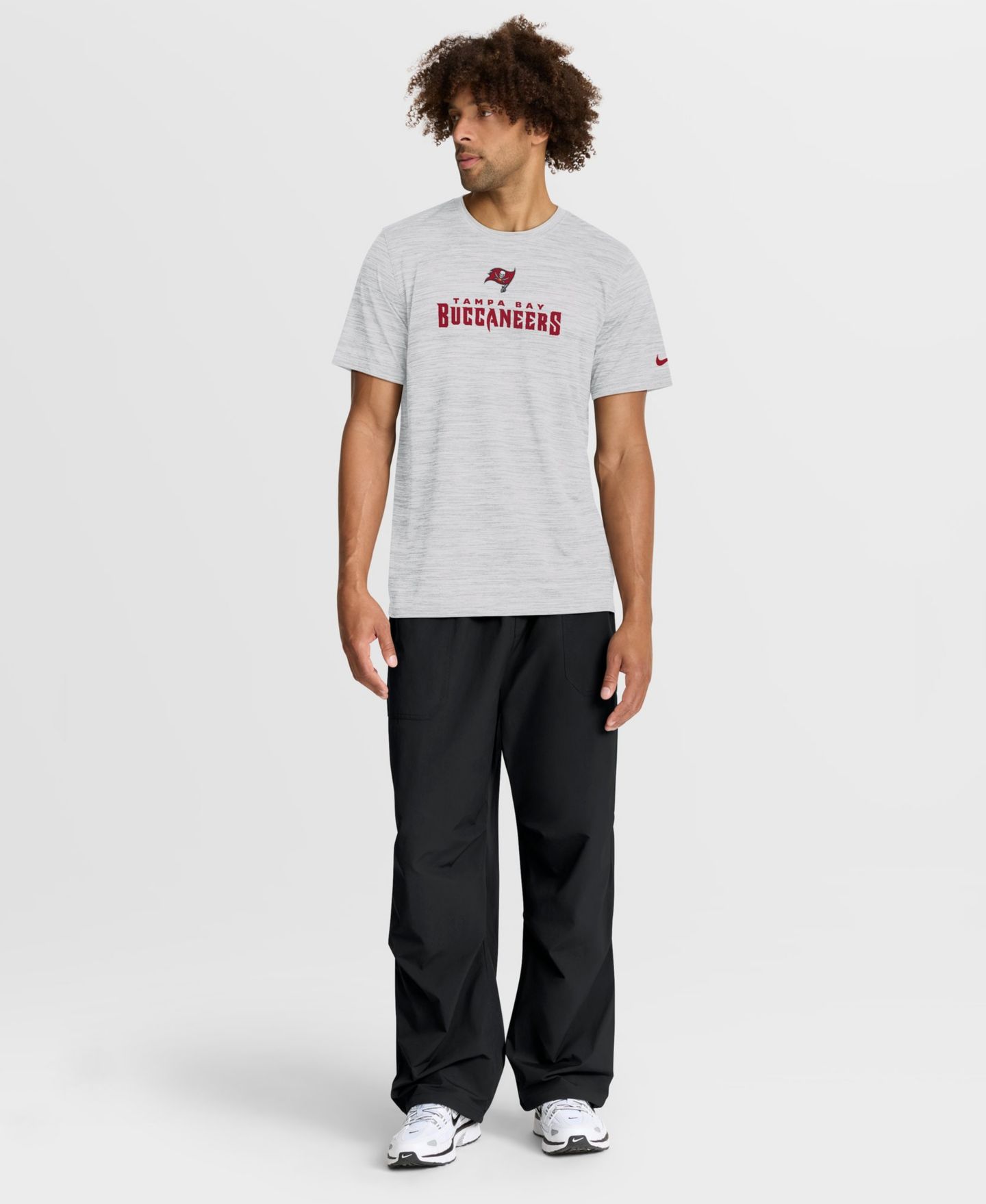 Мужская футболка Nike Tampa Bay Buccaneers Velocity Screen-Print Graphics — фото 5