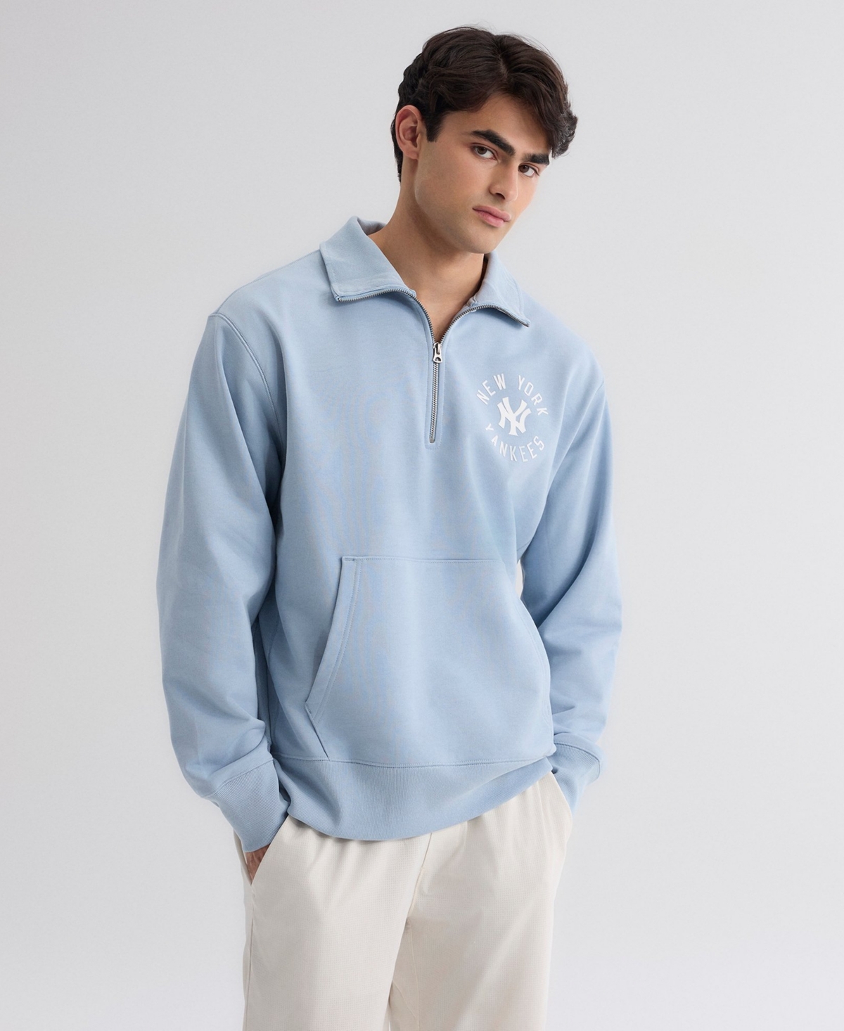 Fanatics Men's New York Yankees Iconic Relaxed Fit Quarter-Zip Long-Sleeve Sweatshirt