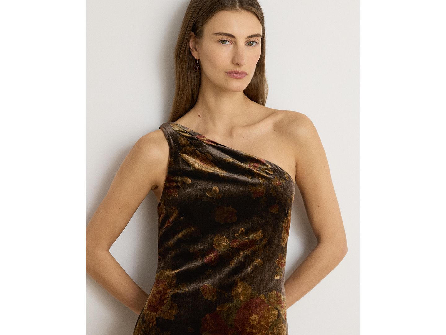 Женские платья Lauren Ralph Lauren One-Shoulder Floral Velvet Gown, цвет: Коричневый разноцветный — фото 3