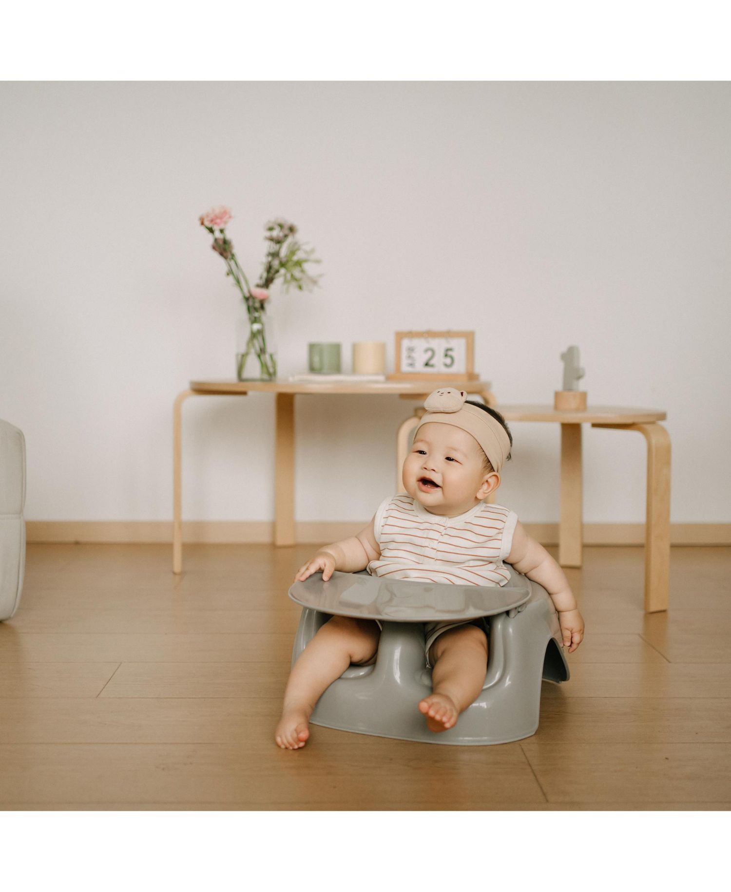 Ages 3-12 Months Floor Seat Lite Portable Baby Chair with Removable Tray
