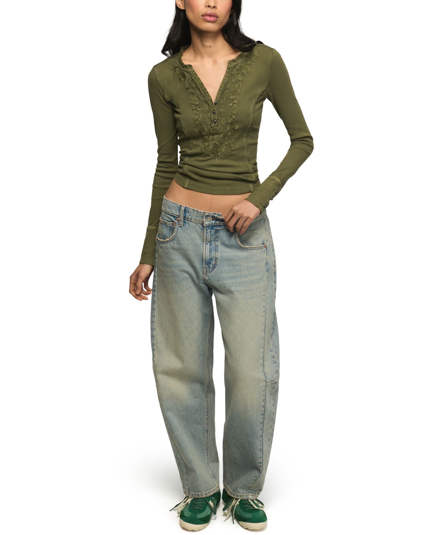 Women's Embroidered V-Neck Long-Sleeve Henley
