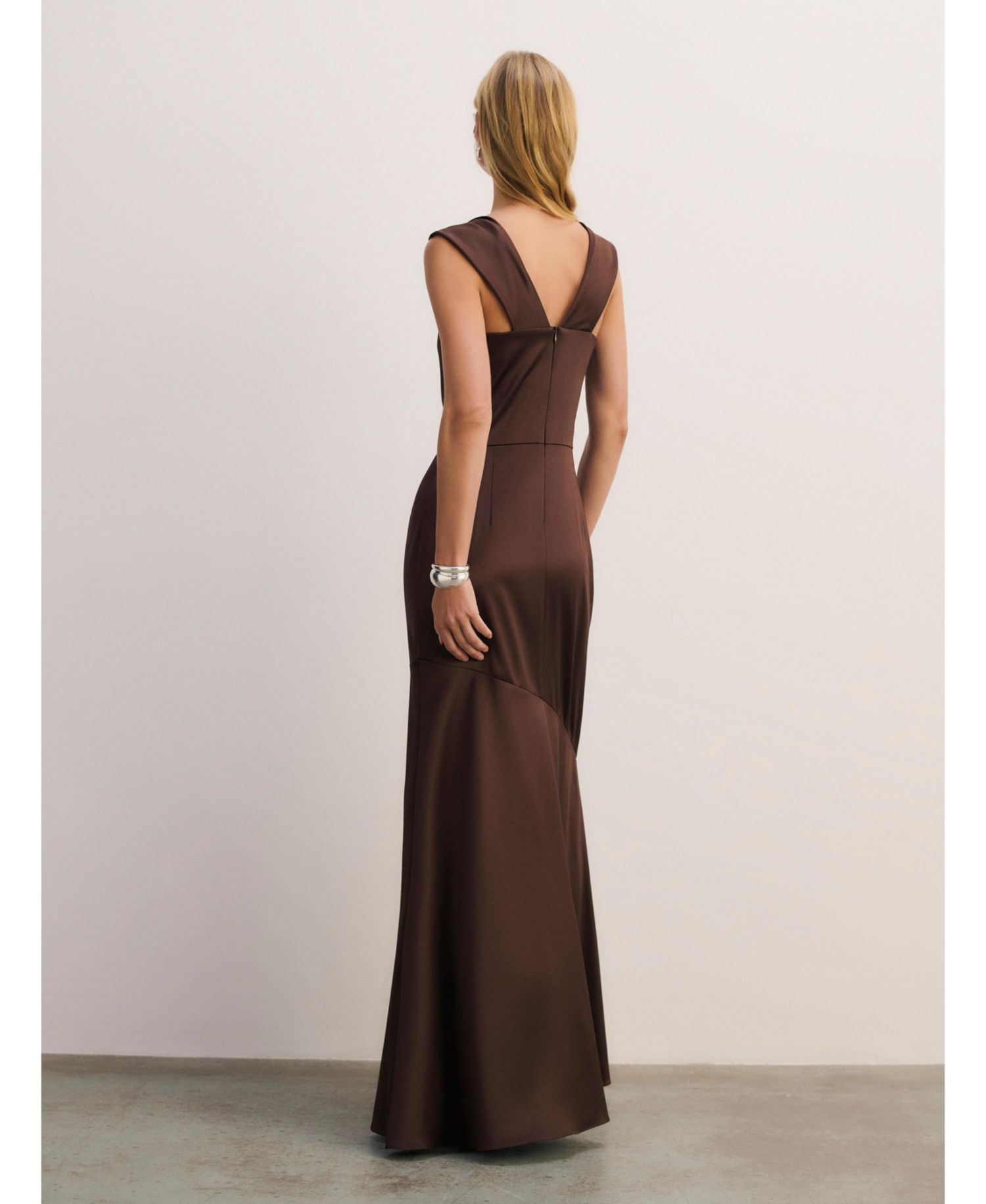 Women's Amorosi Cowl Neck Fit & Flare Sleeveless Gown