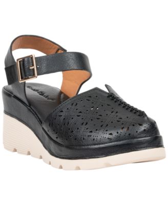 Women's Carmel Laser Cut Platform Wedge Pumps