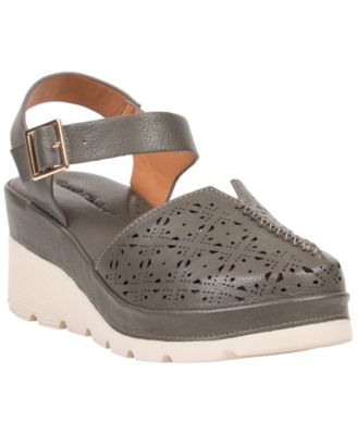 Women's Carmel Laser-Cut Wedge Pumps