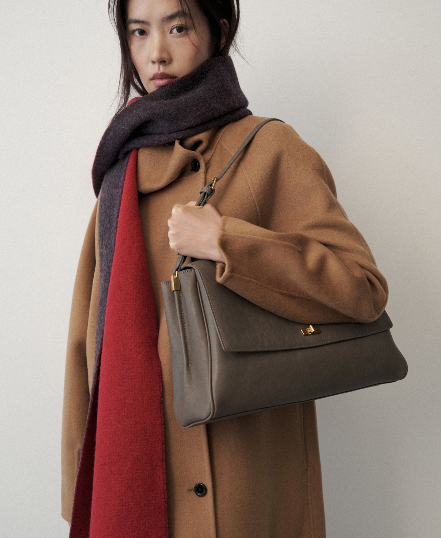 Women's Selection Medium Leather Flap Shoulder Bag