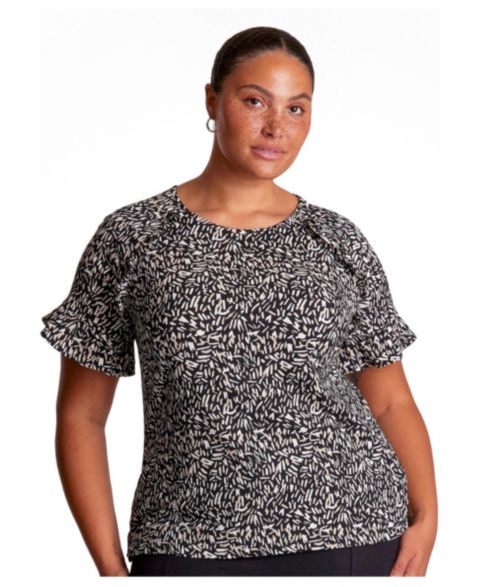Женская блузка ESTELLE Plus Size Geometric-Print Ruffle-Sleeve Short-Sleeve, цвет: Чёрный / Нейтральный