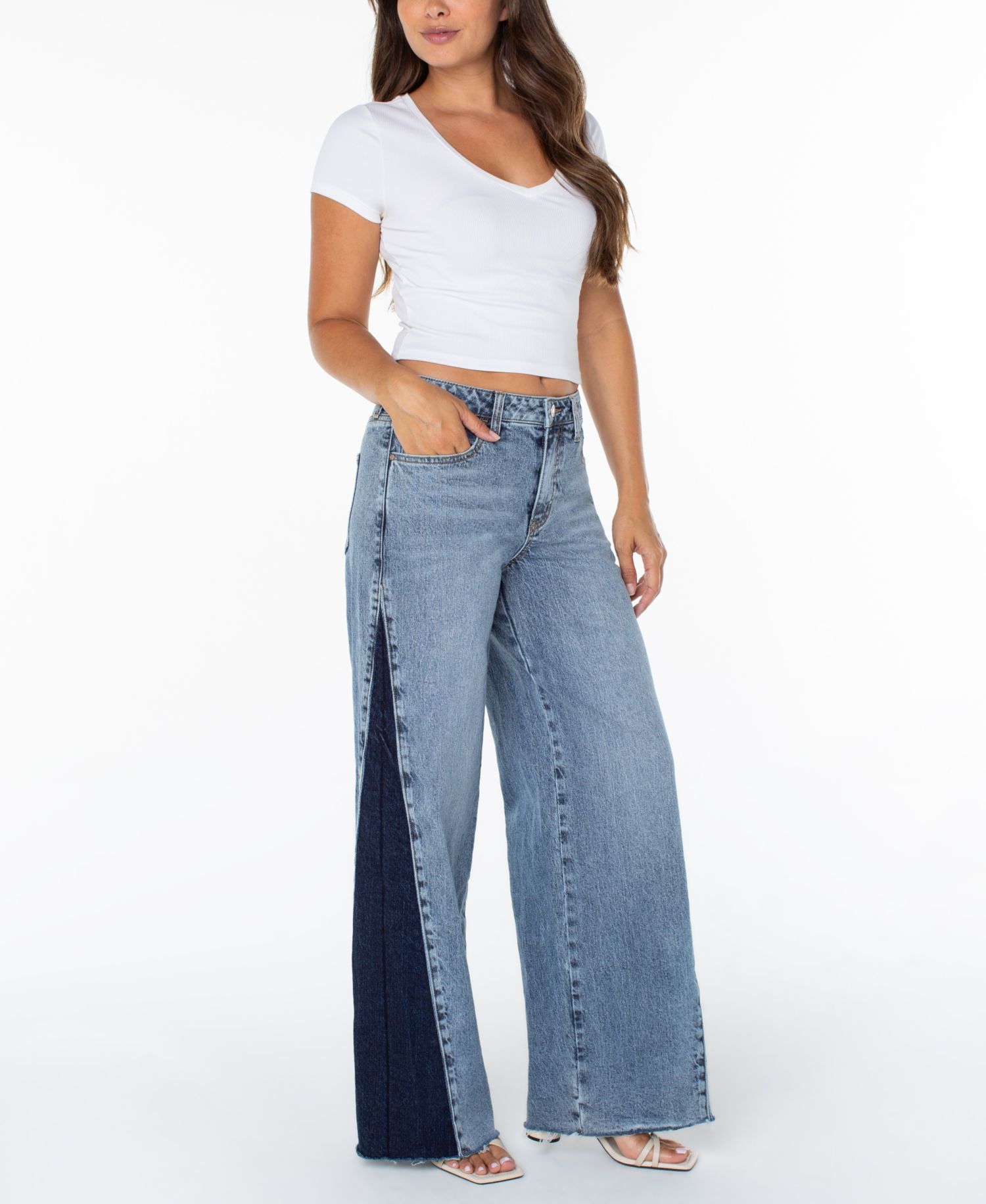 Juniors' Mid Rise Contrast Panel Wide-Leg Jeans