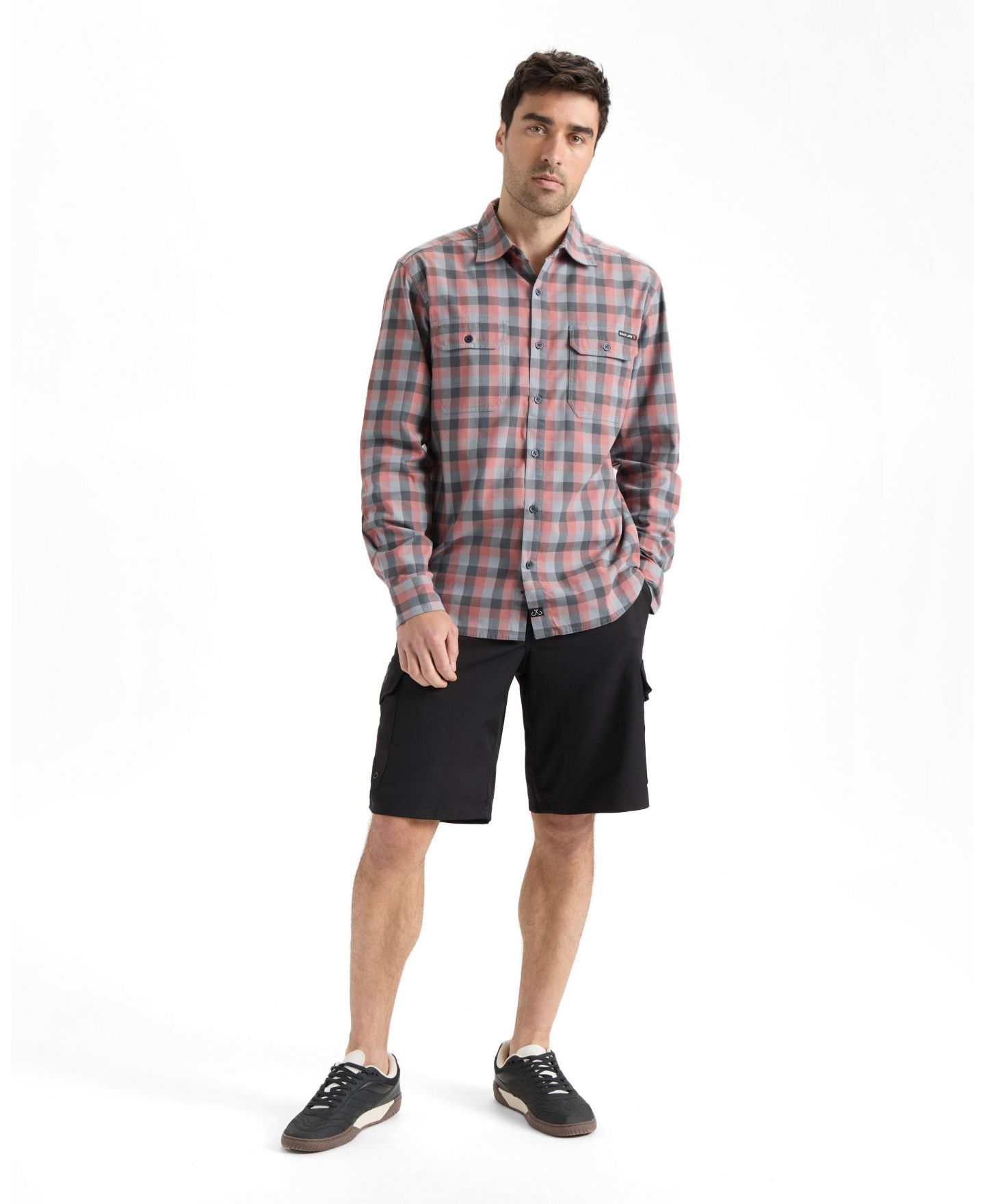 Мужская рубашка Salt Life Hammer SLX Performance Flannel, цвет: Эбеновый — фото 3