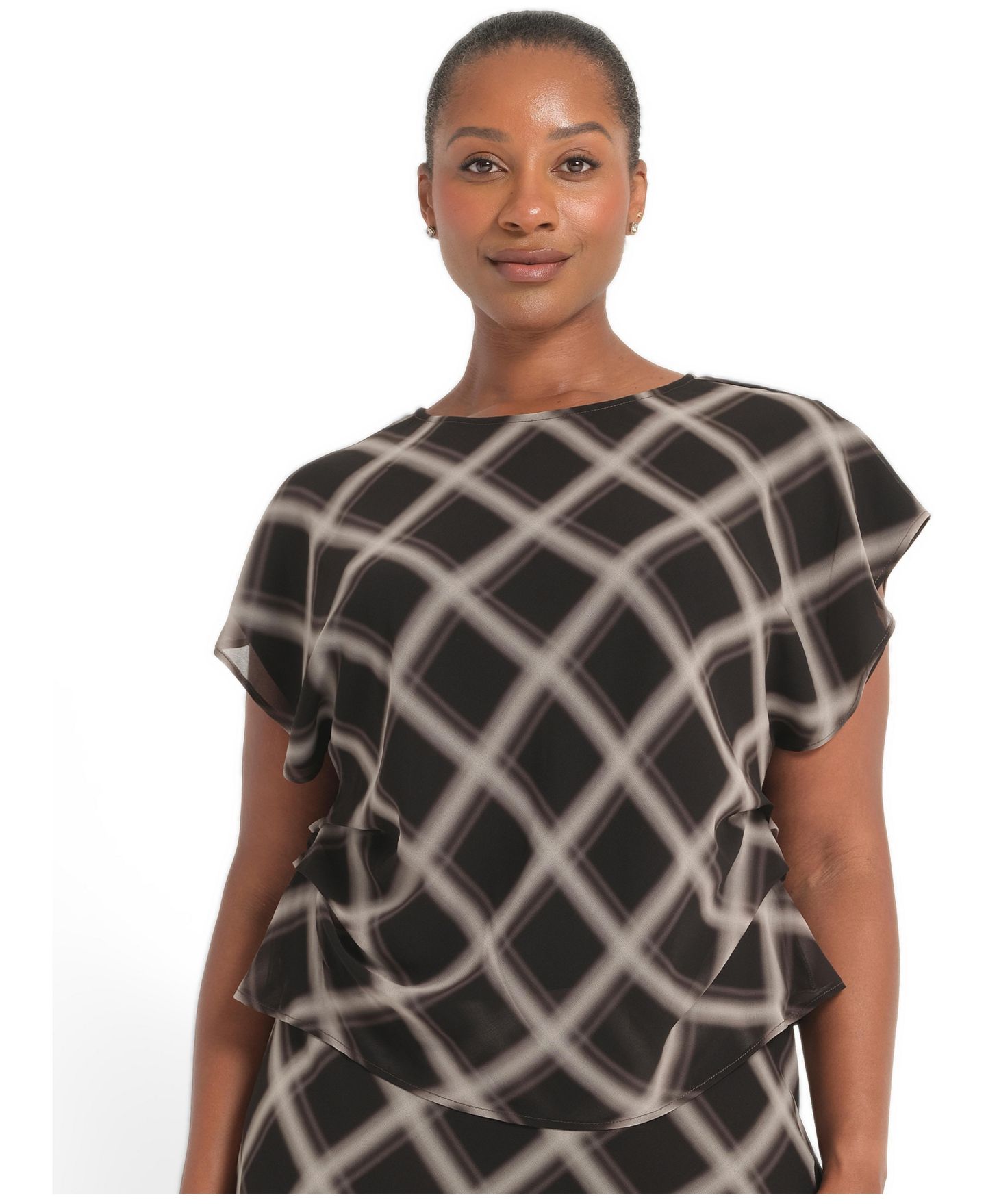 Женская блузка ESTELLE Plus Size Cameron Chiffon-Check Relaxed-Fit Short-Sleeve, цвет: Чёрный / Бежевый — фото 1