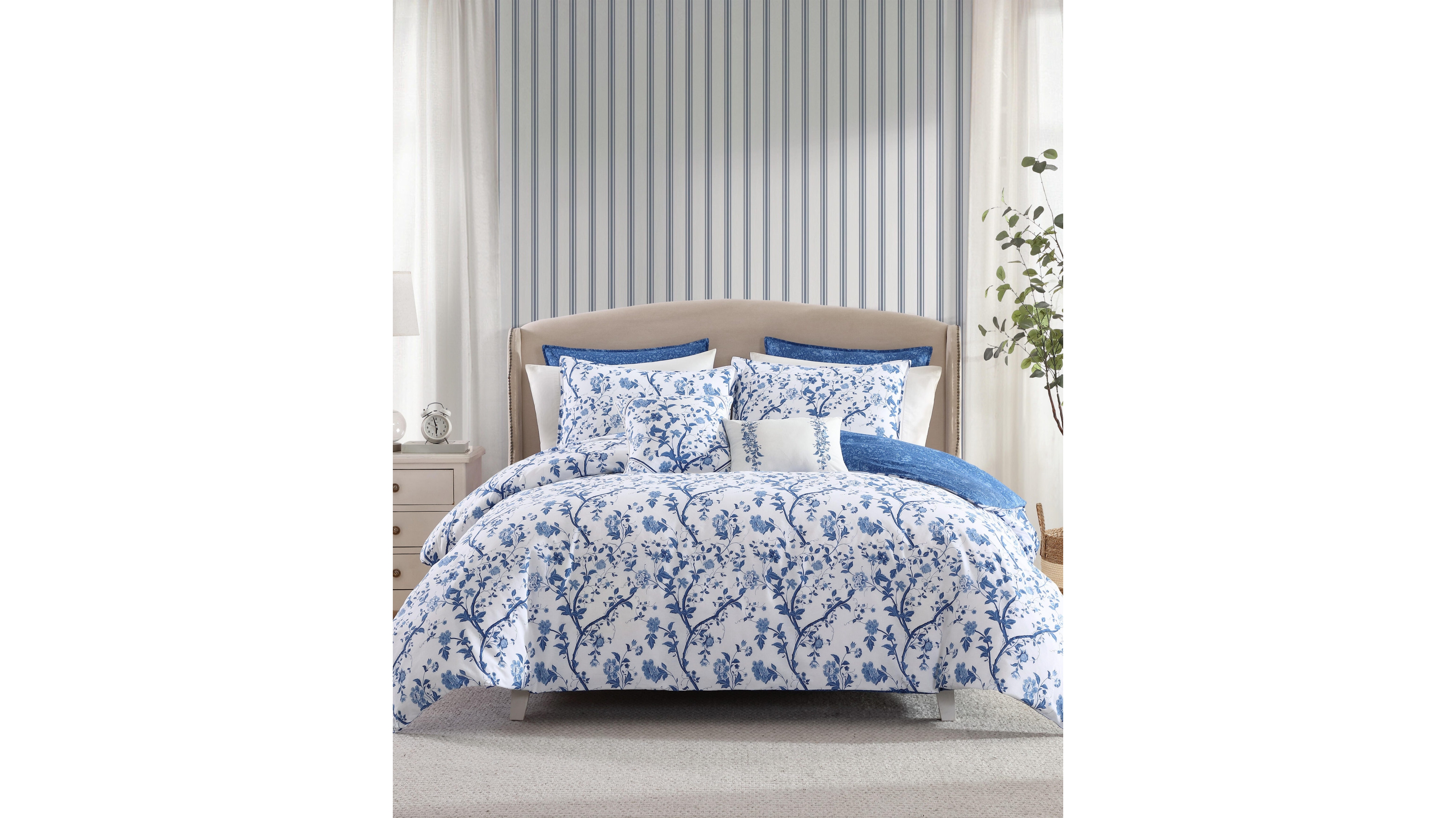 Laura Ashley Elise Cotton Reversible 7 Piece Comforter Set, Full/Queen