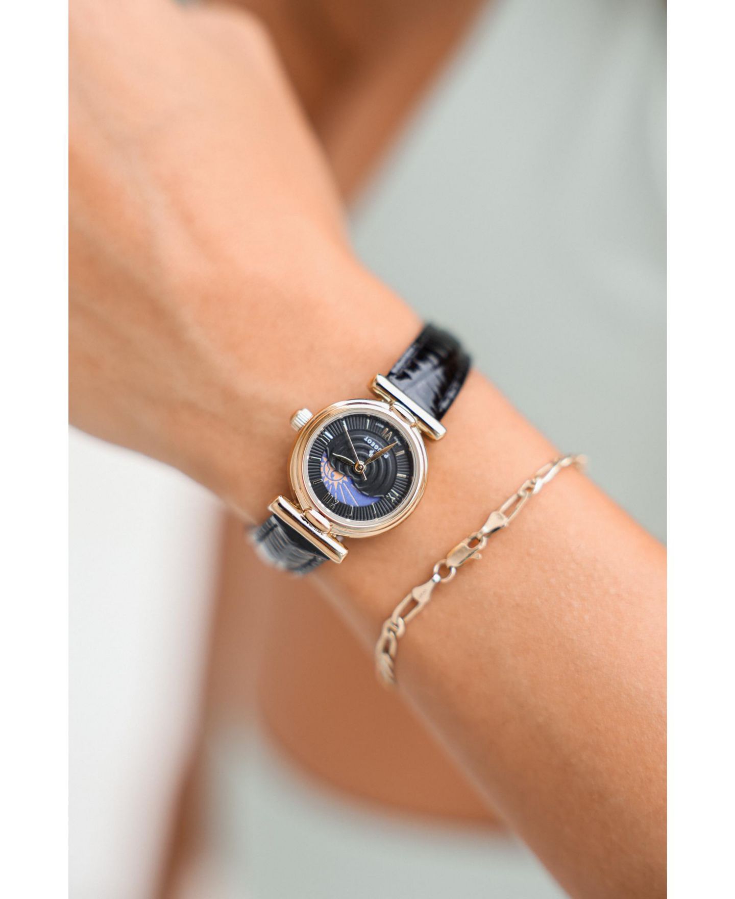 Женские часы Peugeot Petite 25mm Sun-Moon Watch with Glossy Leather Strap, цвет: Чёрный — фото 5